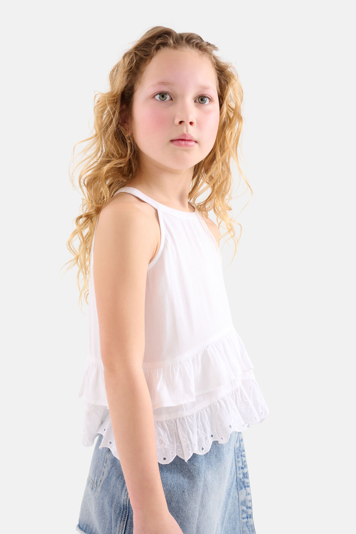 Embroidery Halter Top Wit SHOEBY GIRLS