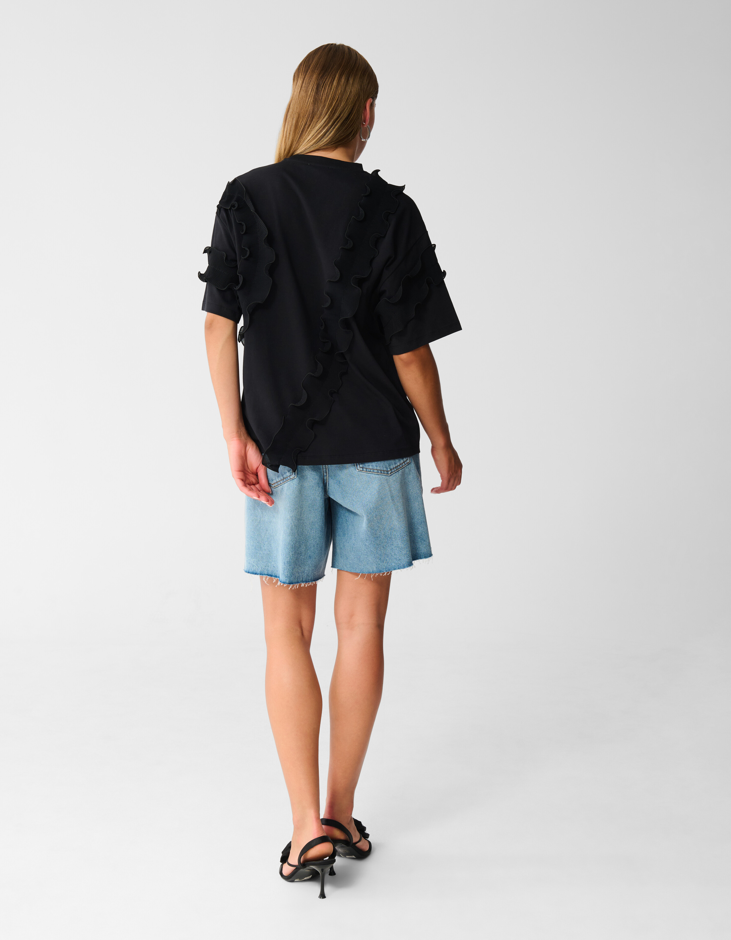 Ruffle T-shirt Zwart SHOEBY WOMEN