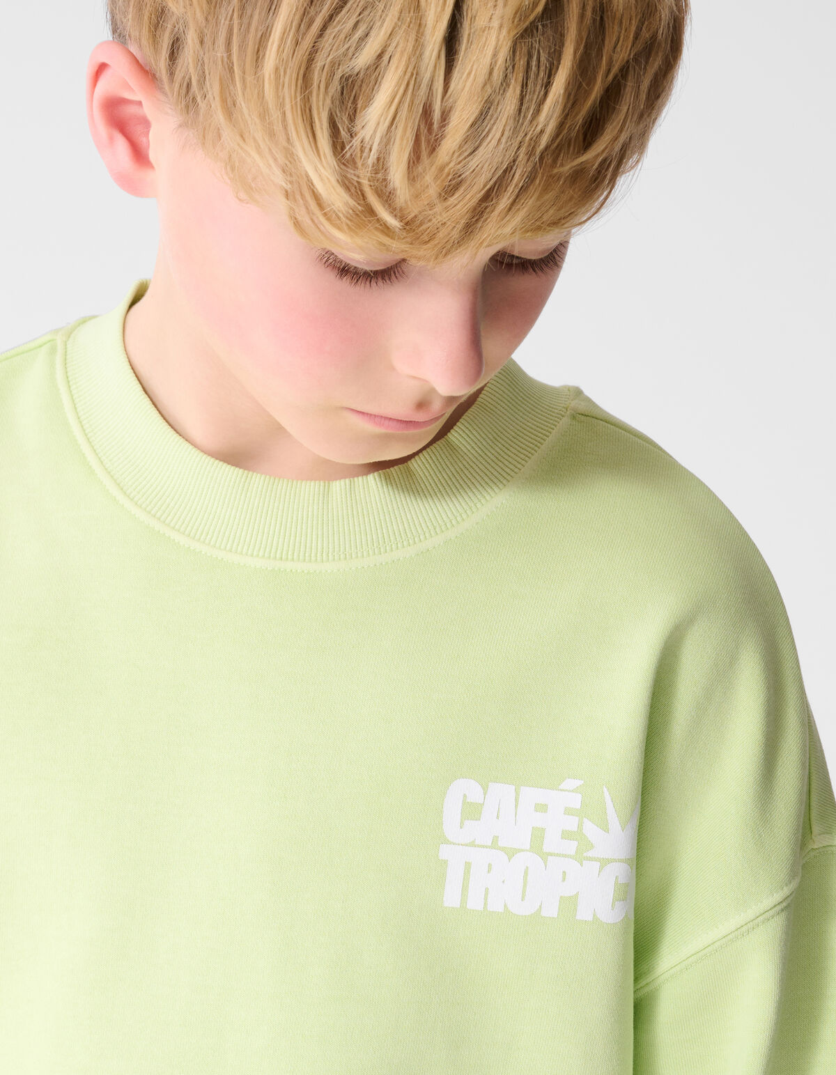Caf&eacute; Tropico Artwork Sweater Lichtgroen SHOEBY BOYS