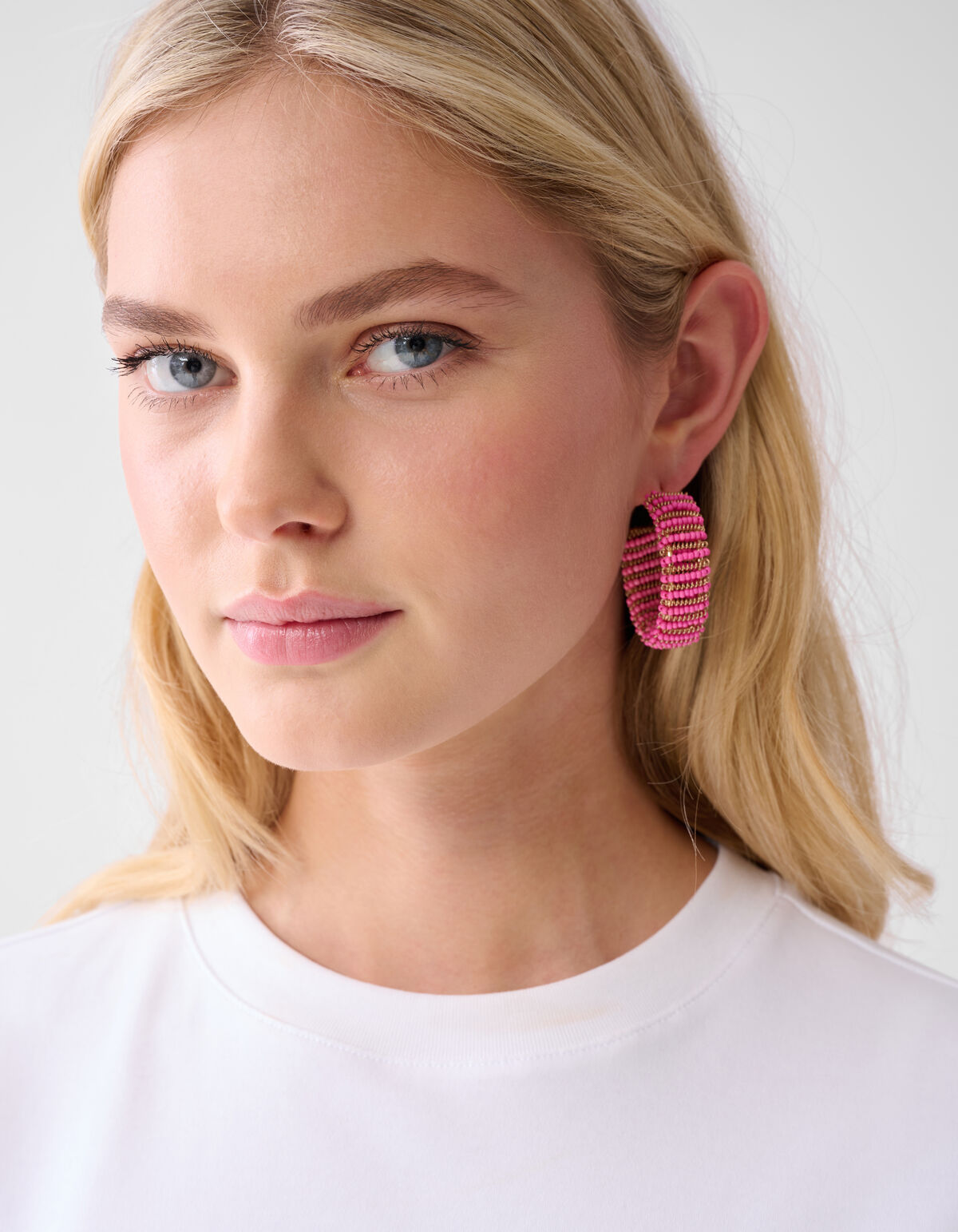 Beaded Hoop Oorbellen Roze SHOEBY ACCESSOIRES