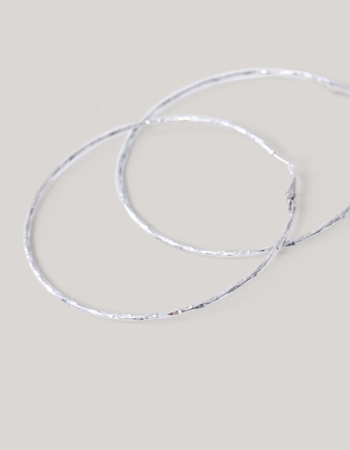 Hammered Hoop Oorbellen Zilver SHOEBY ACCESSOIRES