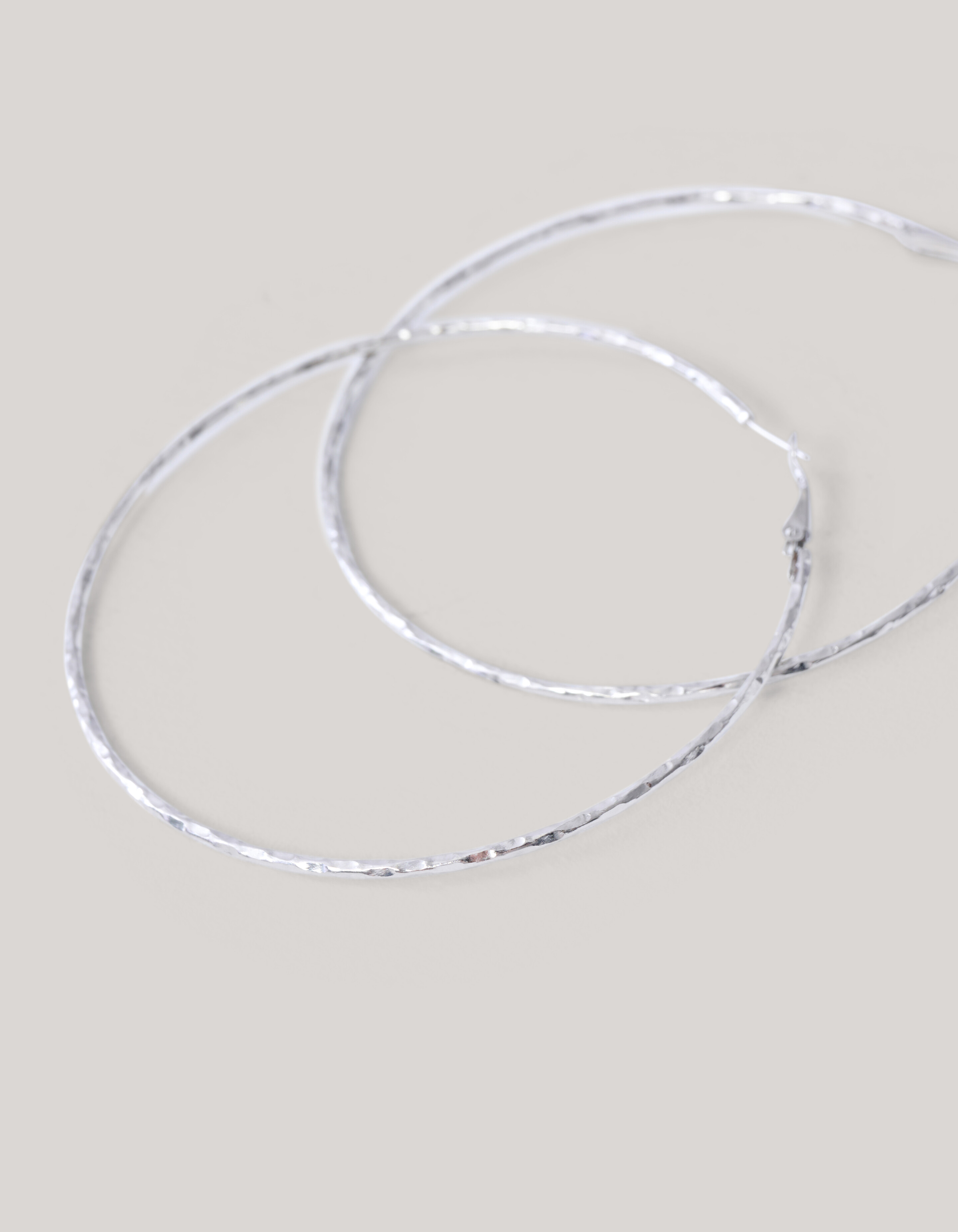 Hammered Hoop Oorbellen Zilver SHOEBY ACCESSOIRES