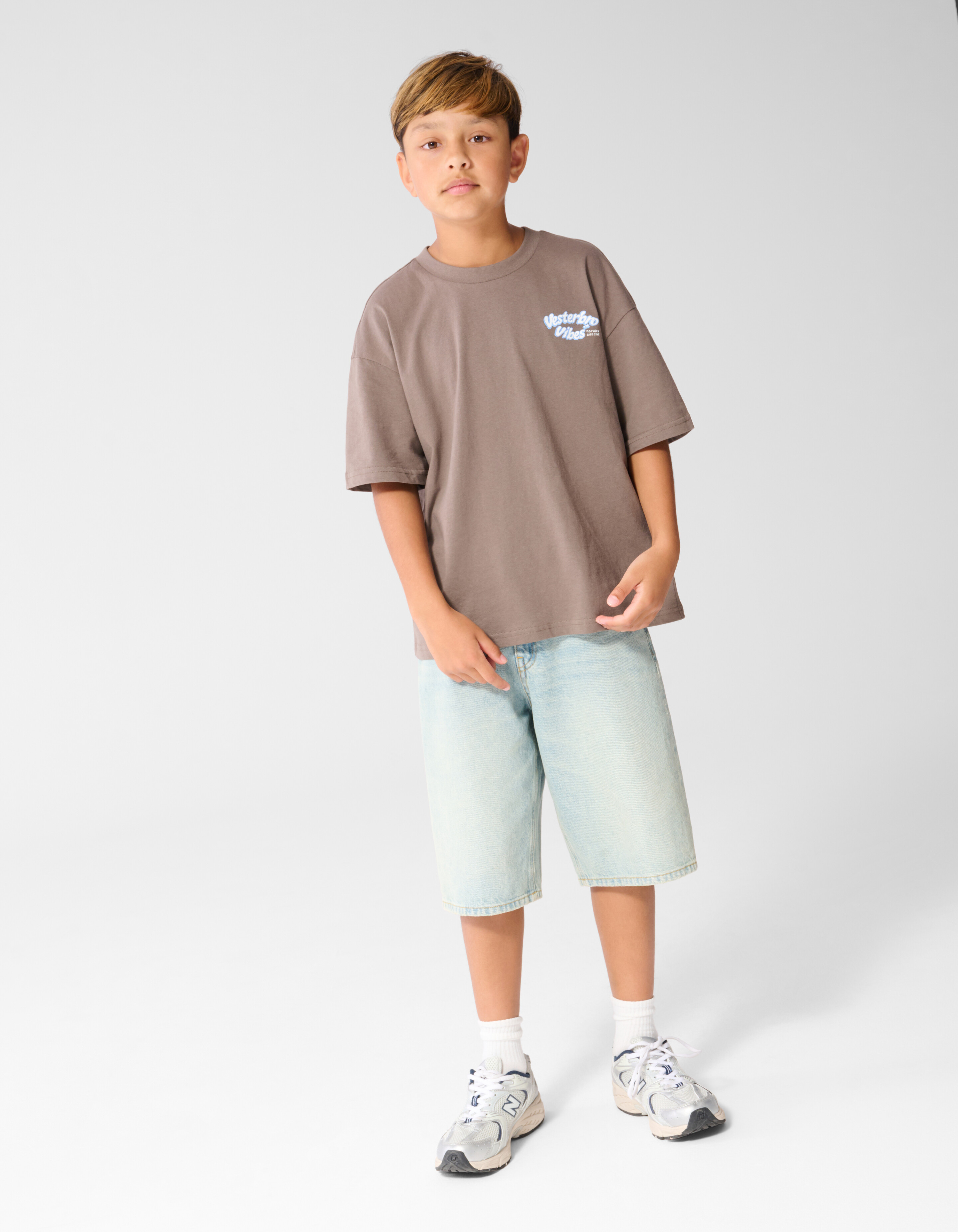 Vibes Artwork T-shirt Bruin SHOEBY BOYS