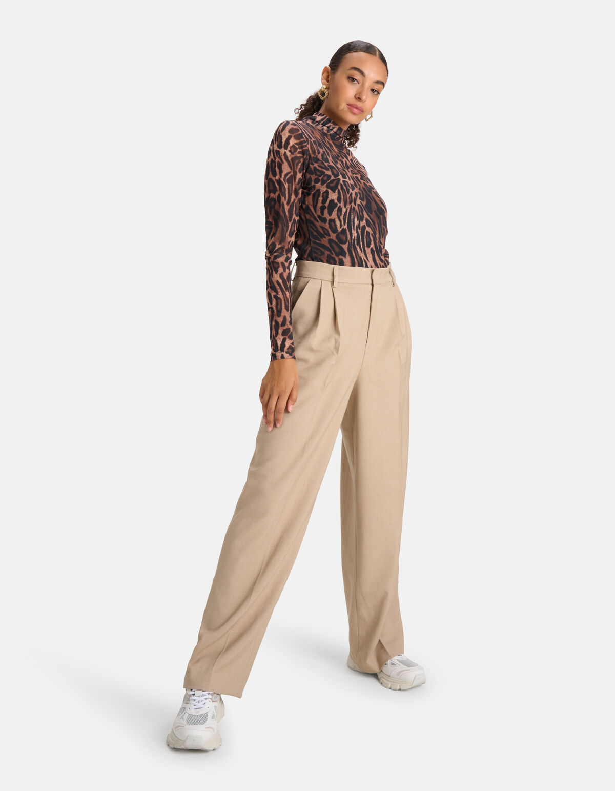 Het koud krijgen Oorlogsschip leerplan Loose Fit Pantalon Beige | Shoeby