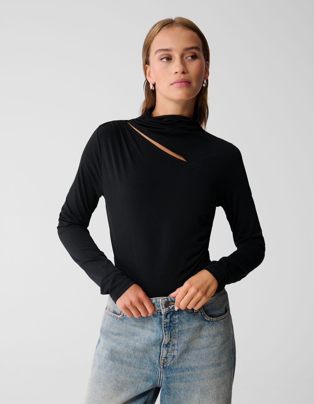 Cut Out Top Zwart SHOEBY WOMEN