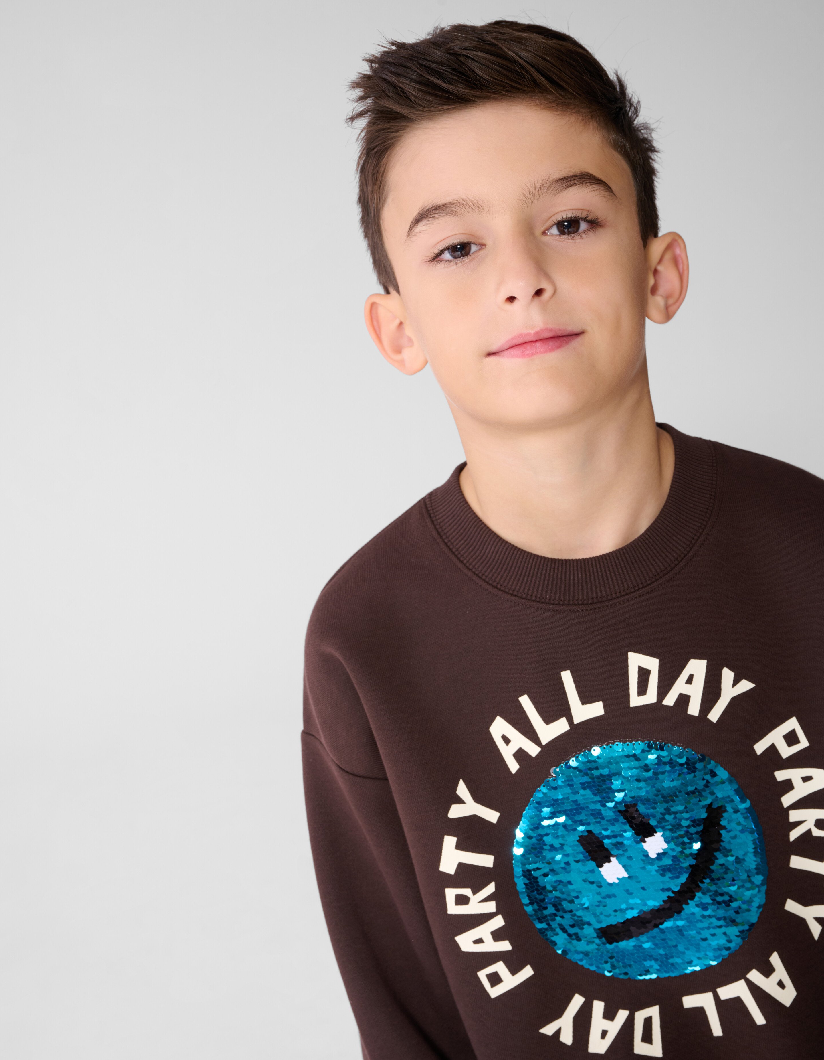 Party Smiley Sweater Donkerbruin SHOEBY BOYS