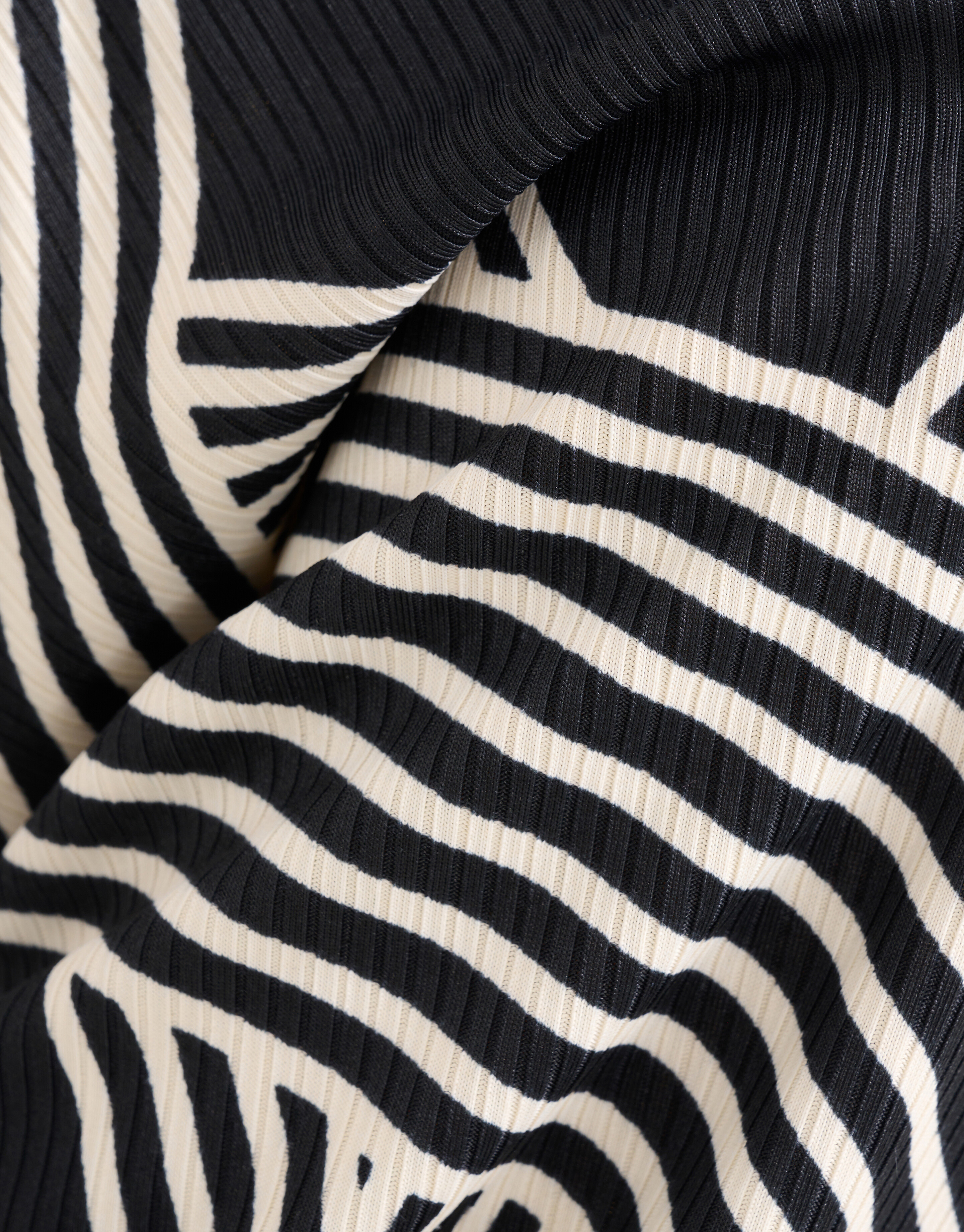 Printed Rib Jersey V-hals Longsleeve Zwart SHOEBY WOMEN