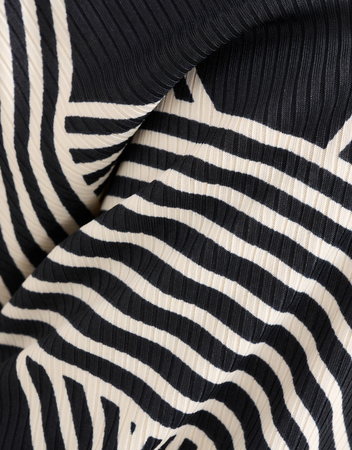 Printed Rib Jersey V-hals Longsleeve Zwart SHOEBY WOMEN