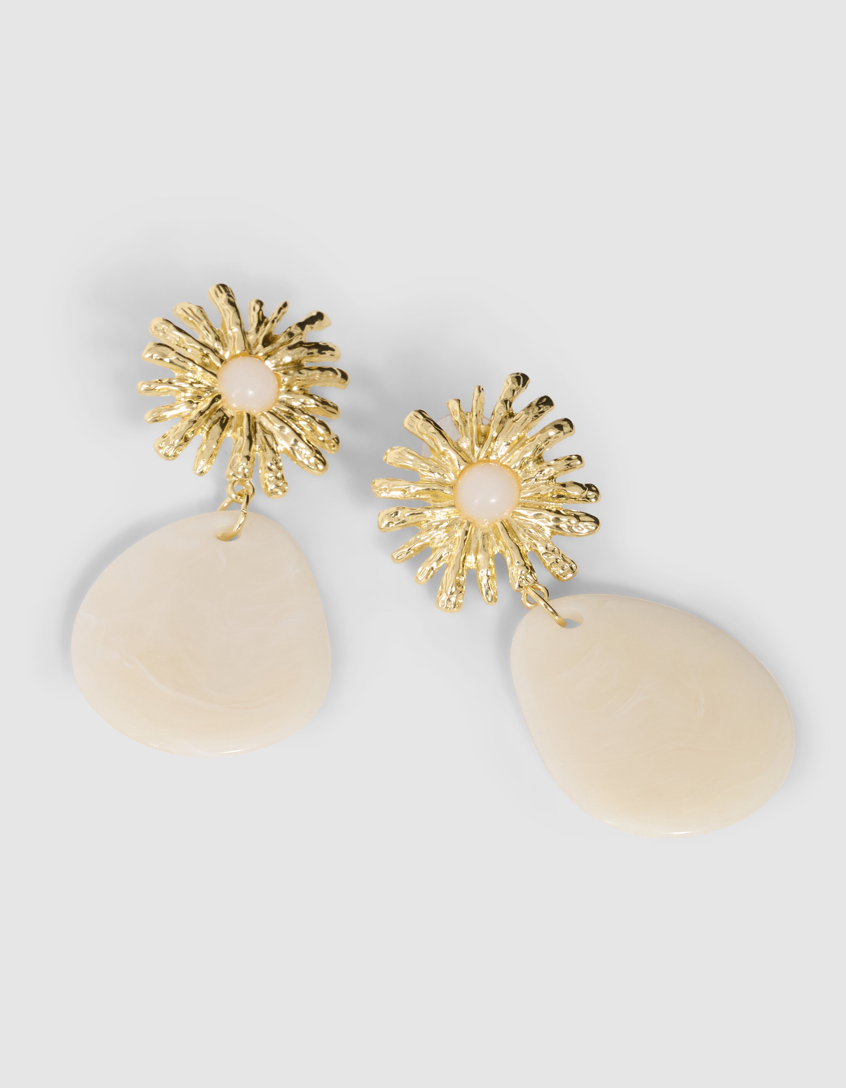 Flower Oval Oorbellen Beige SHOEBY ACCESSOIRES