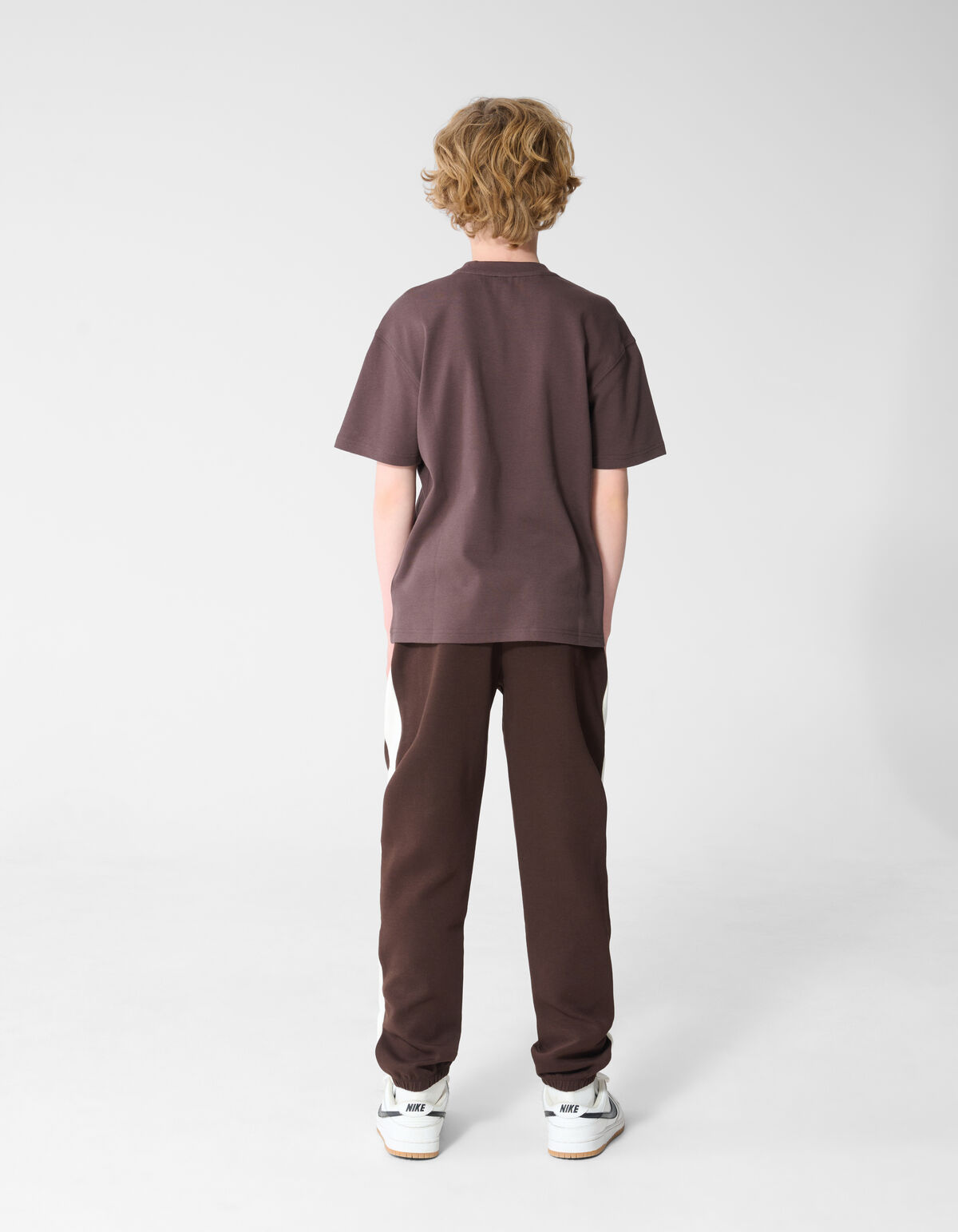 Label T-shirt Donkerbruin SHOEBY BOYS