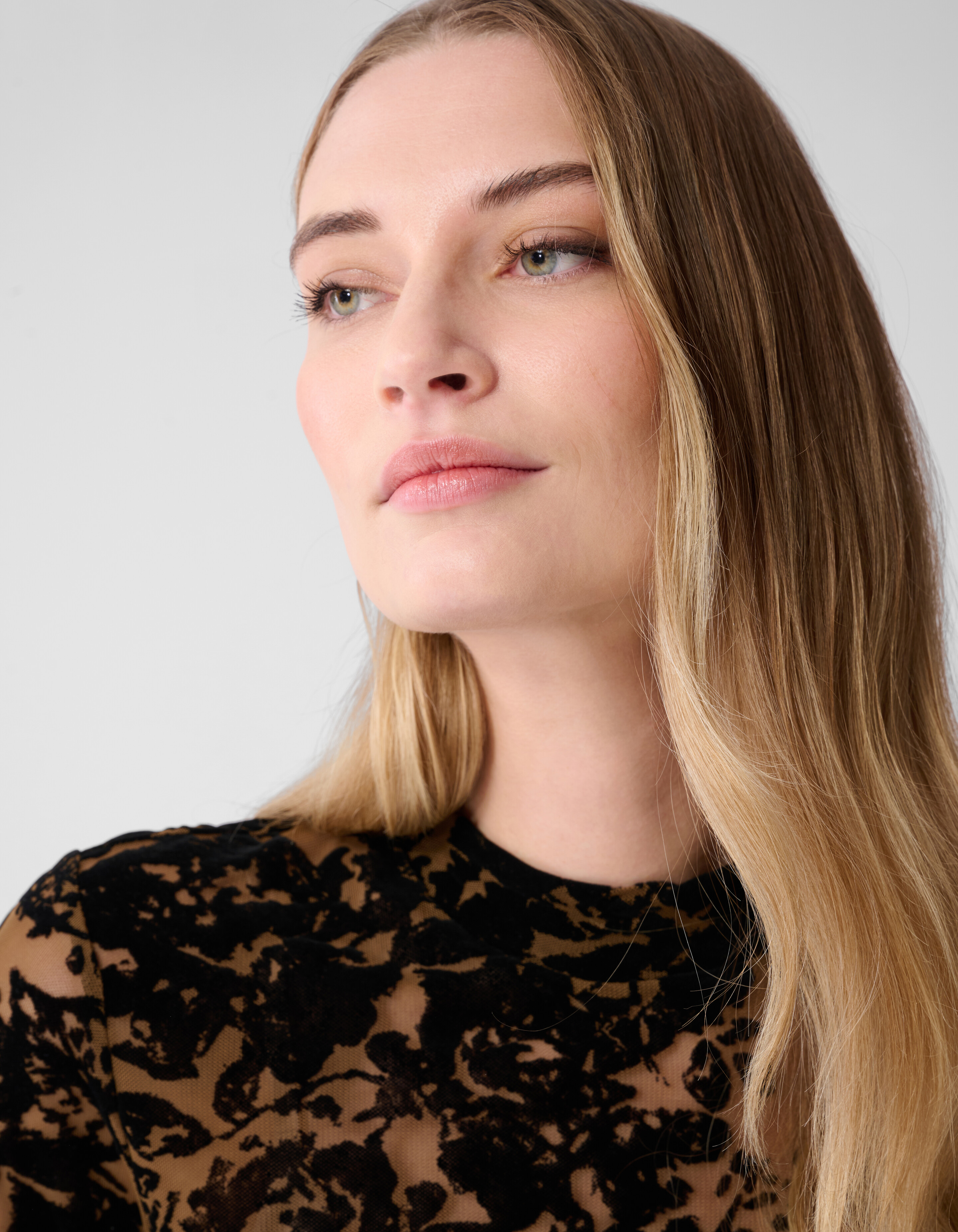 Roses Flock Mesh Top Zwart SHOEBY WOMEN
