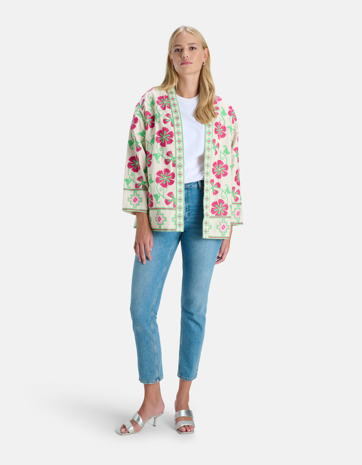 Embroidery Kimono By Lonneke EKSEPT