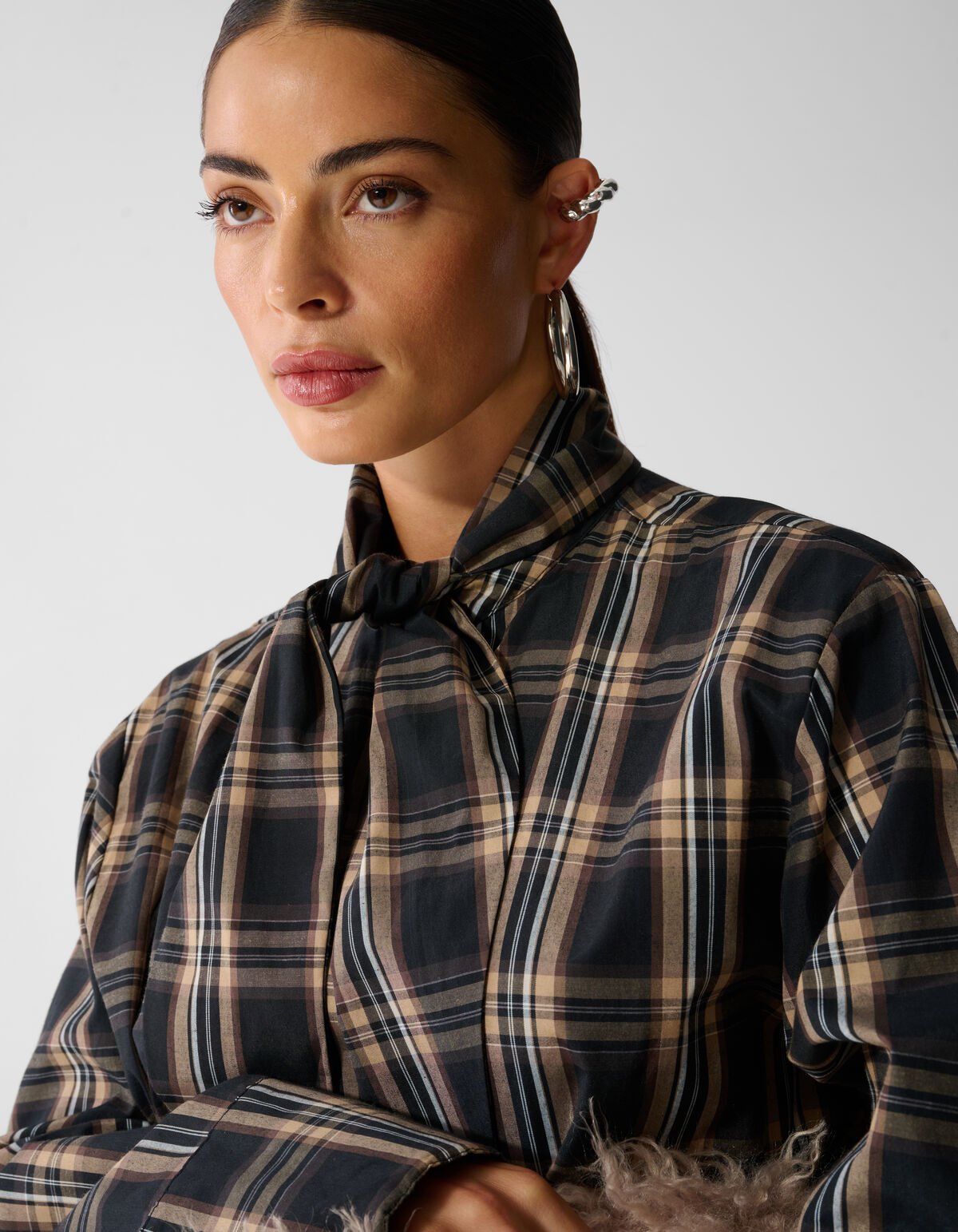 Oversized Fit Scarf Blouse Bruin SHOEBY WOMEN