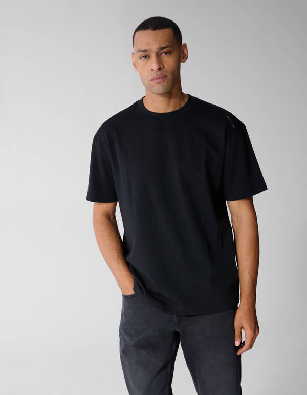 Basis Label T-Shirt Zwart SHOEBY MEN
