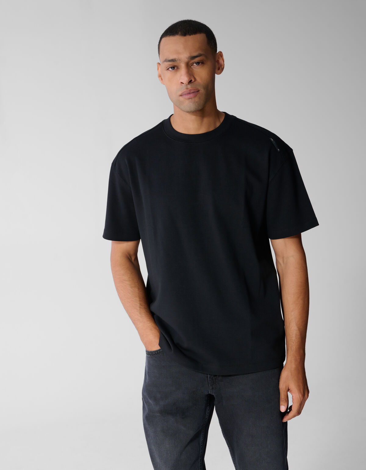 Basis Label T-Shirt Zwart SHOEBY MEN