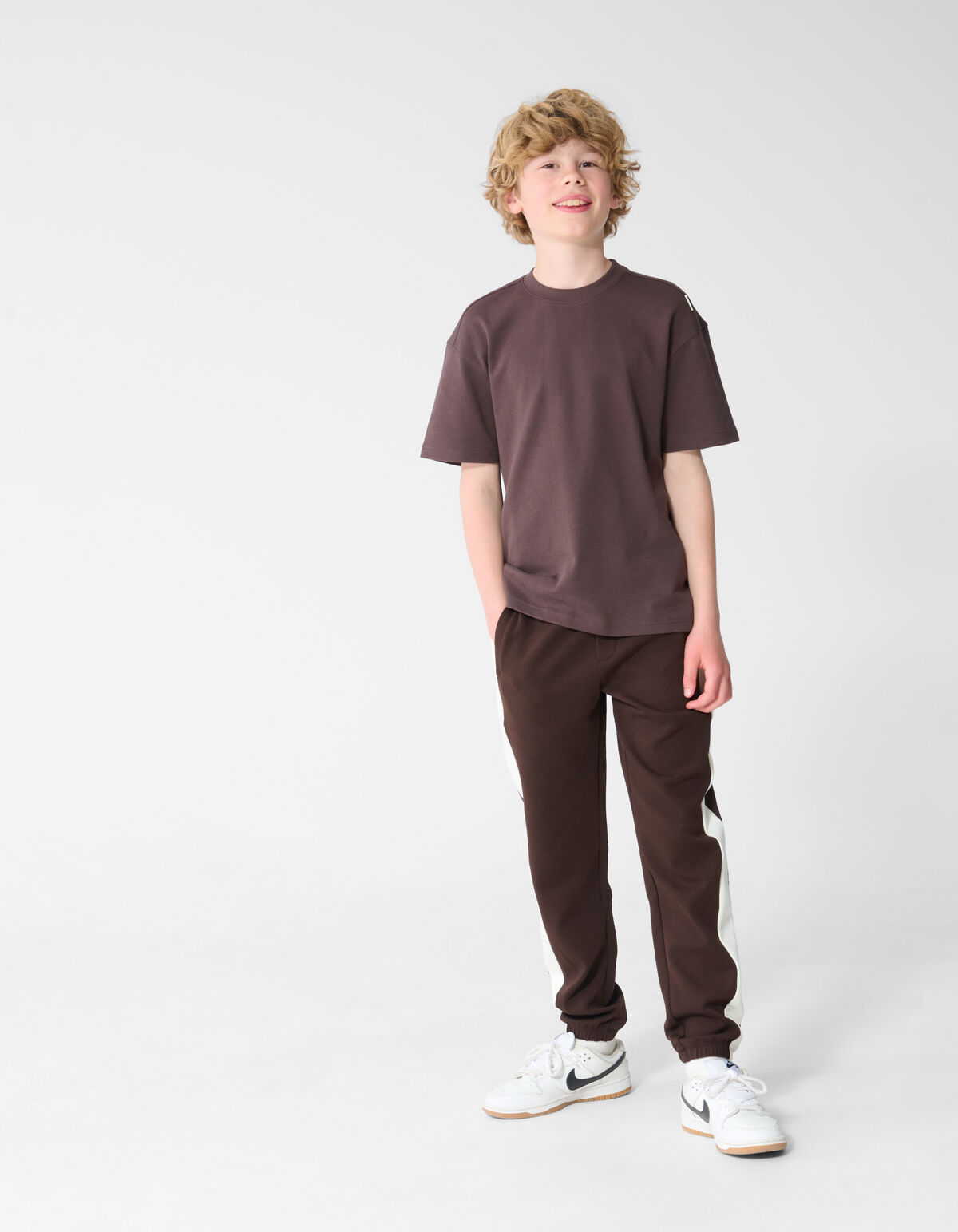 Label T-shirt Donkerbruin SHOEBY BOYS