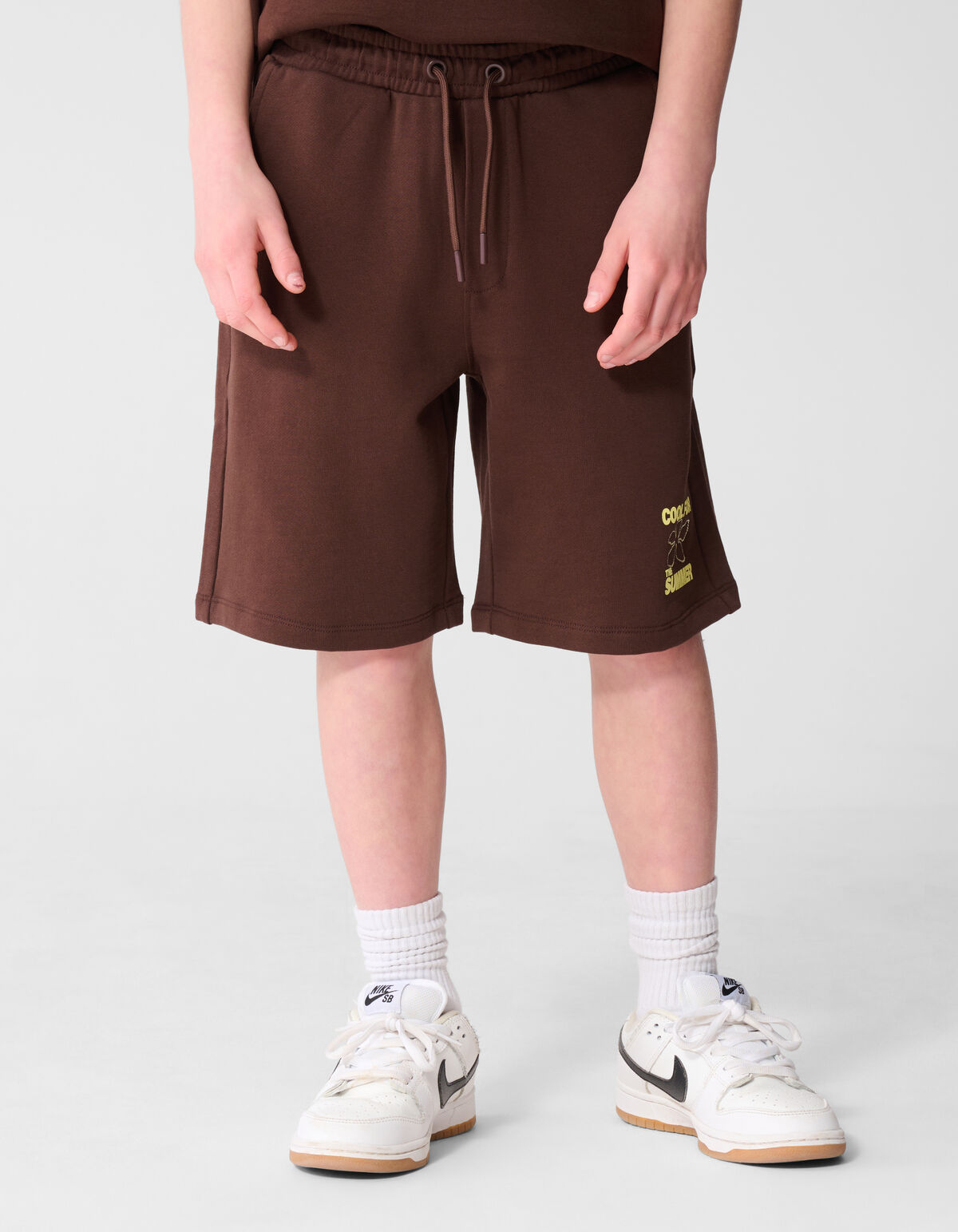 Cool Relaxed Fit Short Donkerbruin SHOEBY BOYS