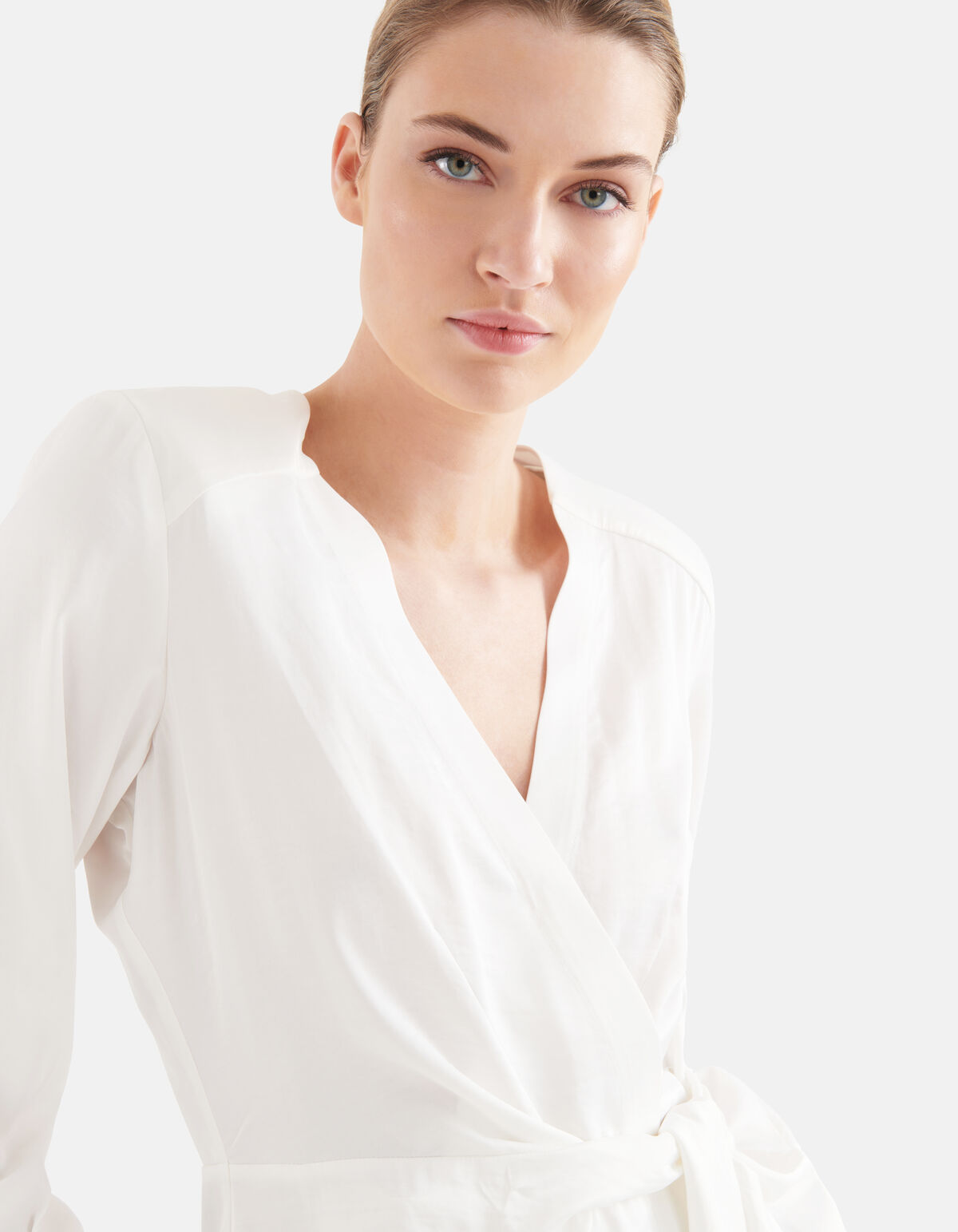 Satijnen Wrap Blouse Gebroken Wit By Mieke SHOEBY WOMEN