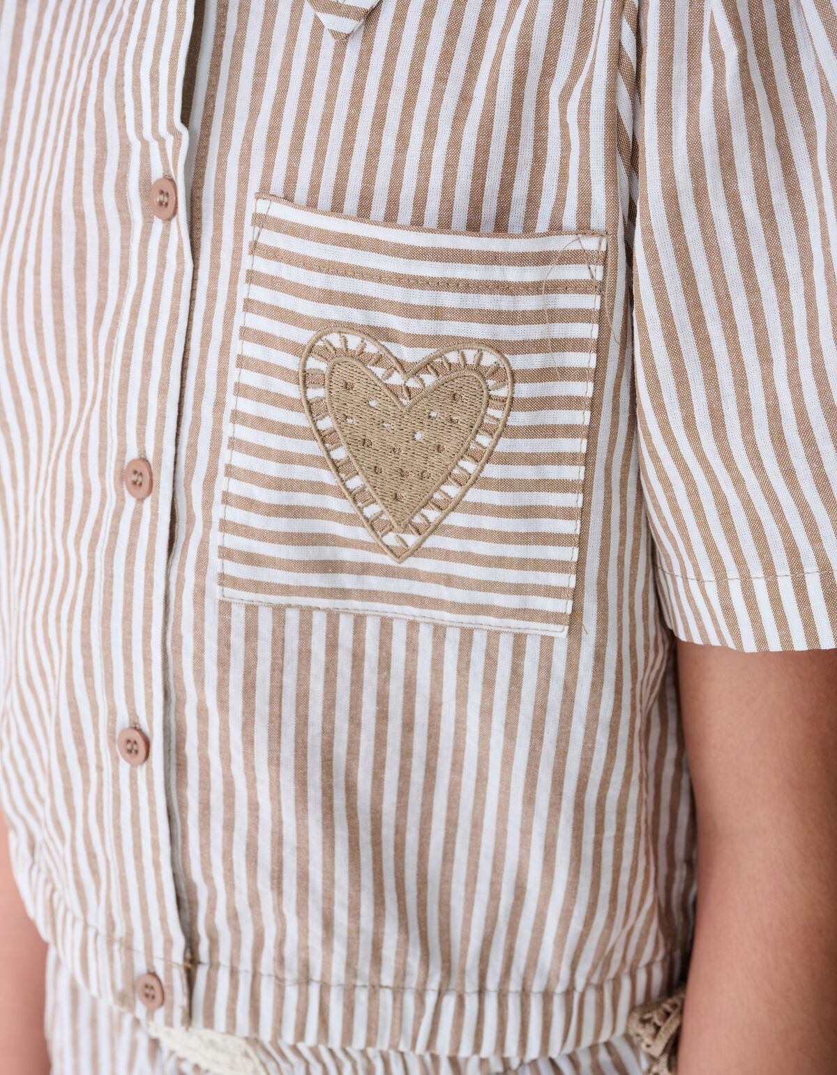 Pinstripe Embroidery Blouse Bruin SHOEBY GIRLS
