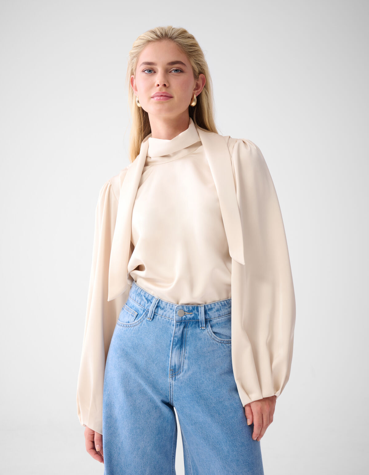 Satijnen Blouse Gebroken Wit By Lonneke SHOEBY WOMEN