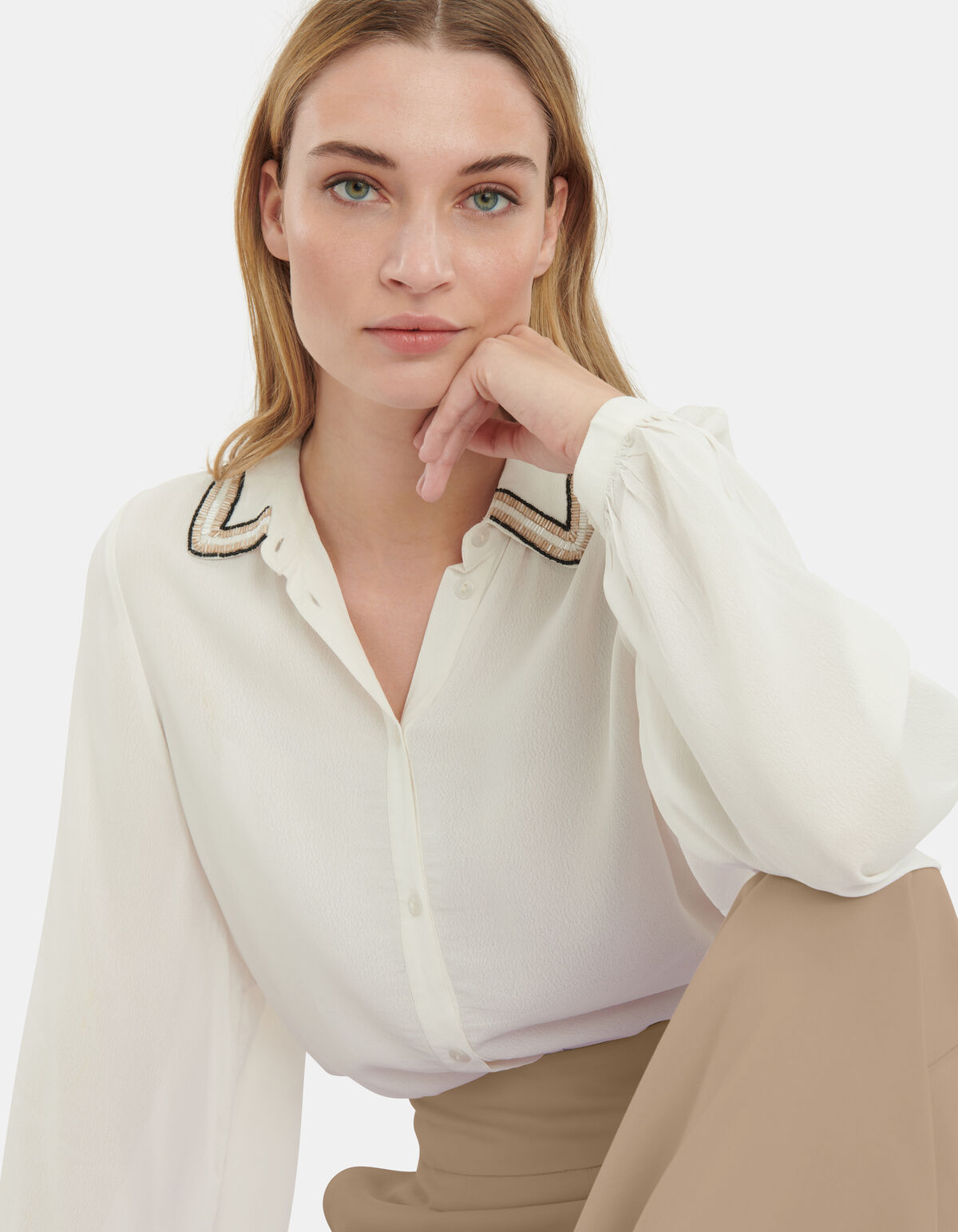 Beads Blouse EKSEPT
