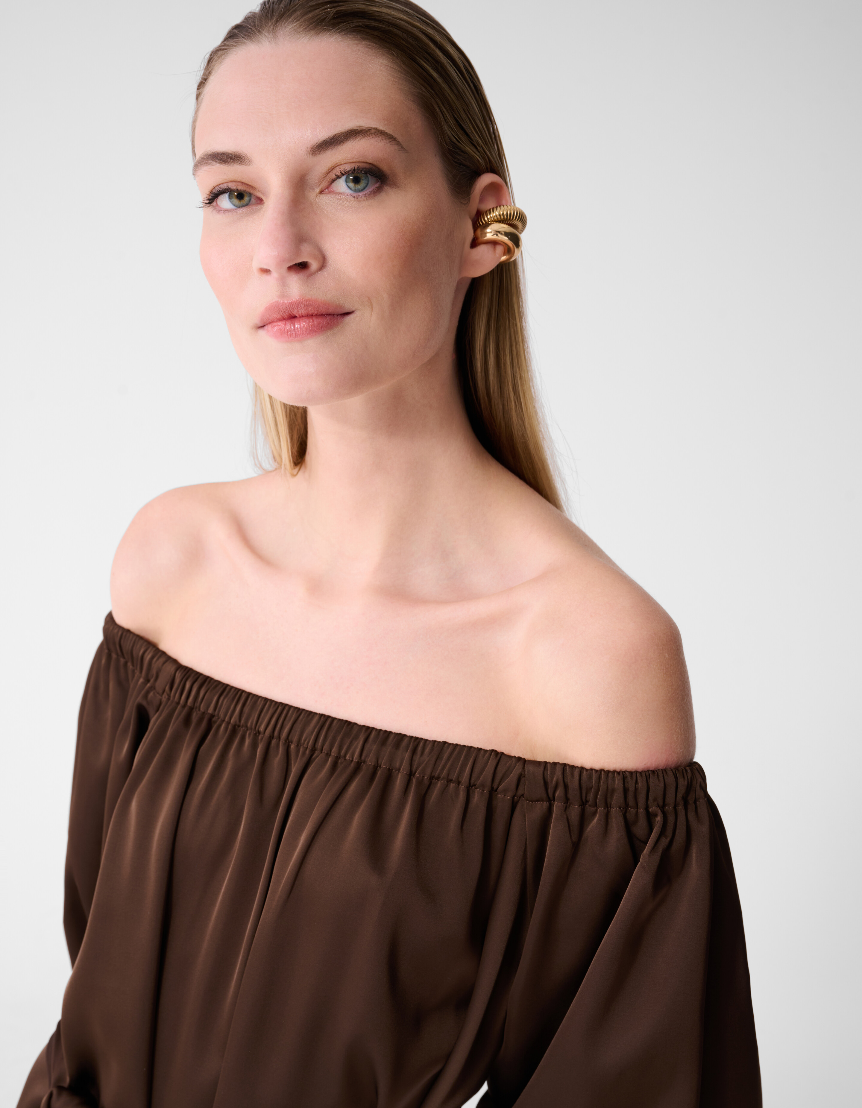 Satijnen Off Shoulder Mini Jurk Bruin By Fred SHOEBY WOMEN