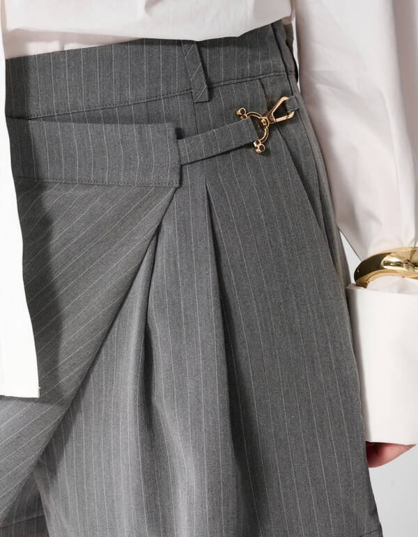 Pinstripe Pleated Skort Donkergrijs SHOEBY WOMEN