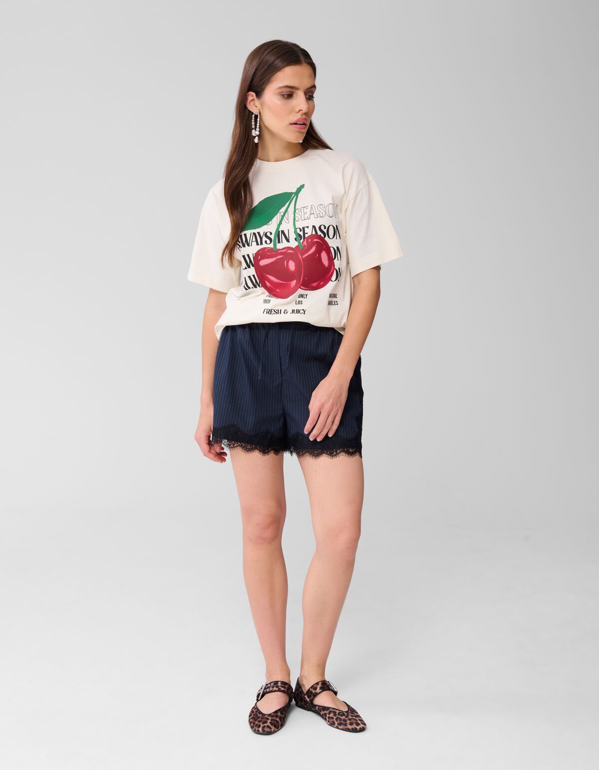 Cherry Artwork T-shirt Gebroken Wit SHOEBY WOMEN