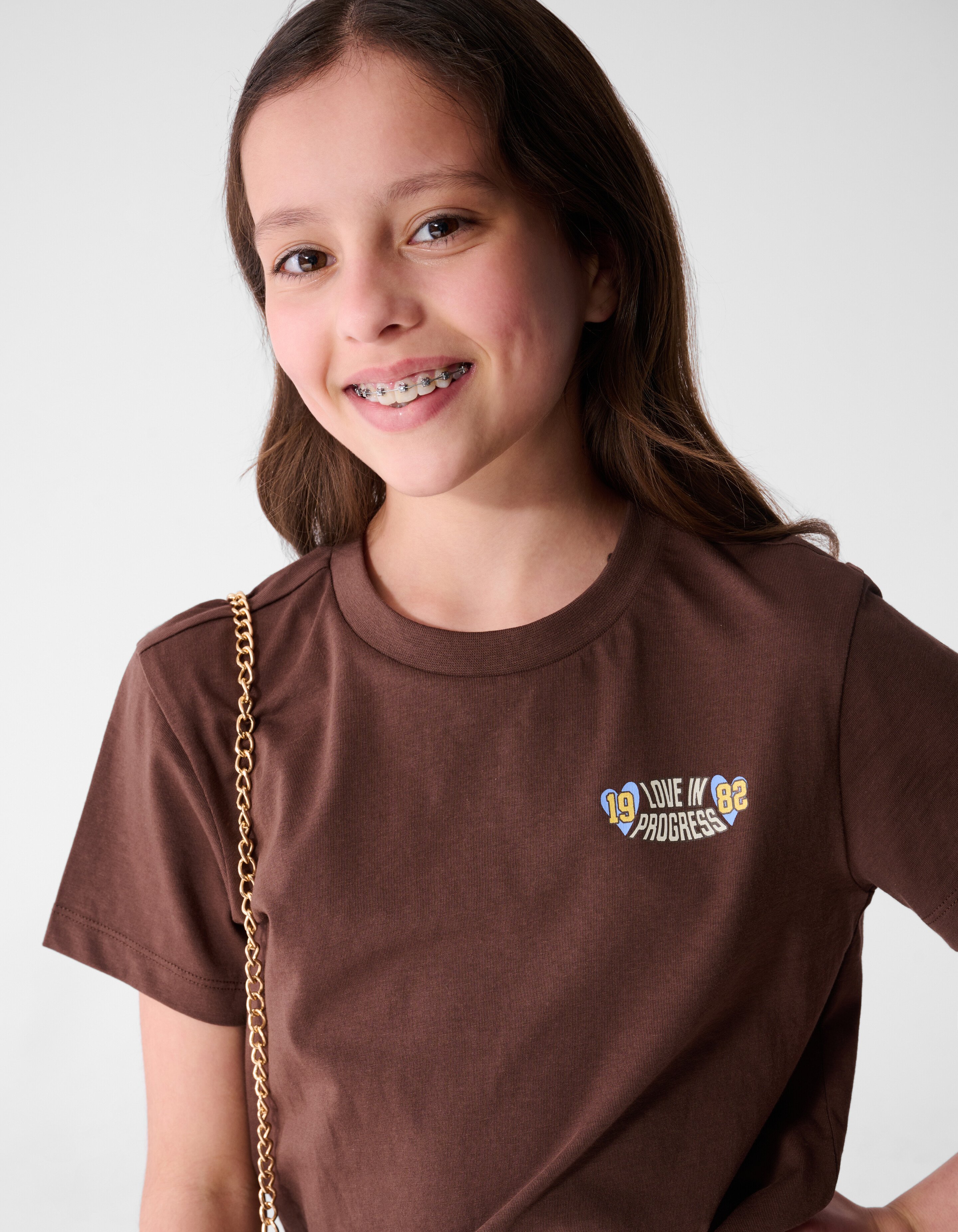 Progress Artwork T-shirt Bruin SHOEBY GIRLS