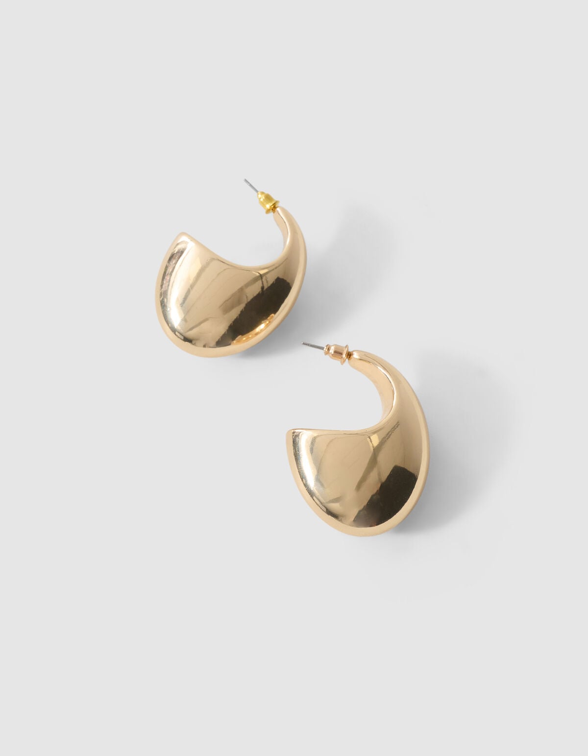 Oval Hoop Oorbellen Goud By Monica SHOEBY ACCESSOIRES