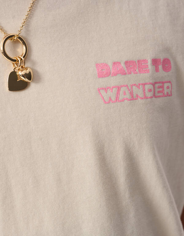 Dare To Wander Artwork T-shirt Gebroken Wit SHOEBY GIRLS