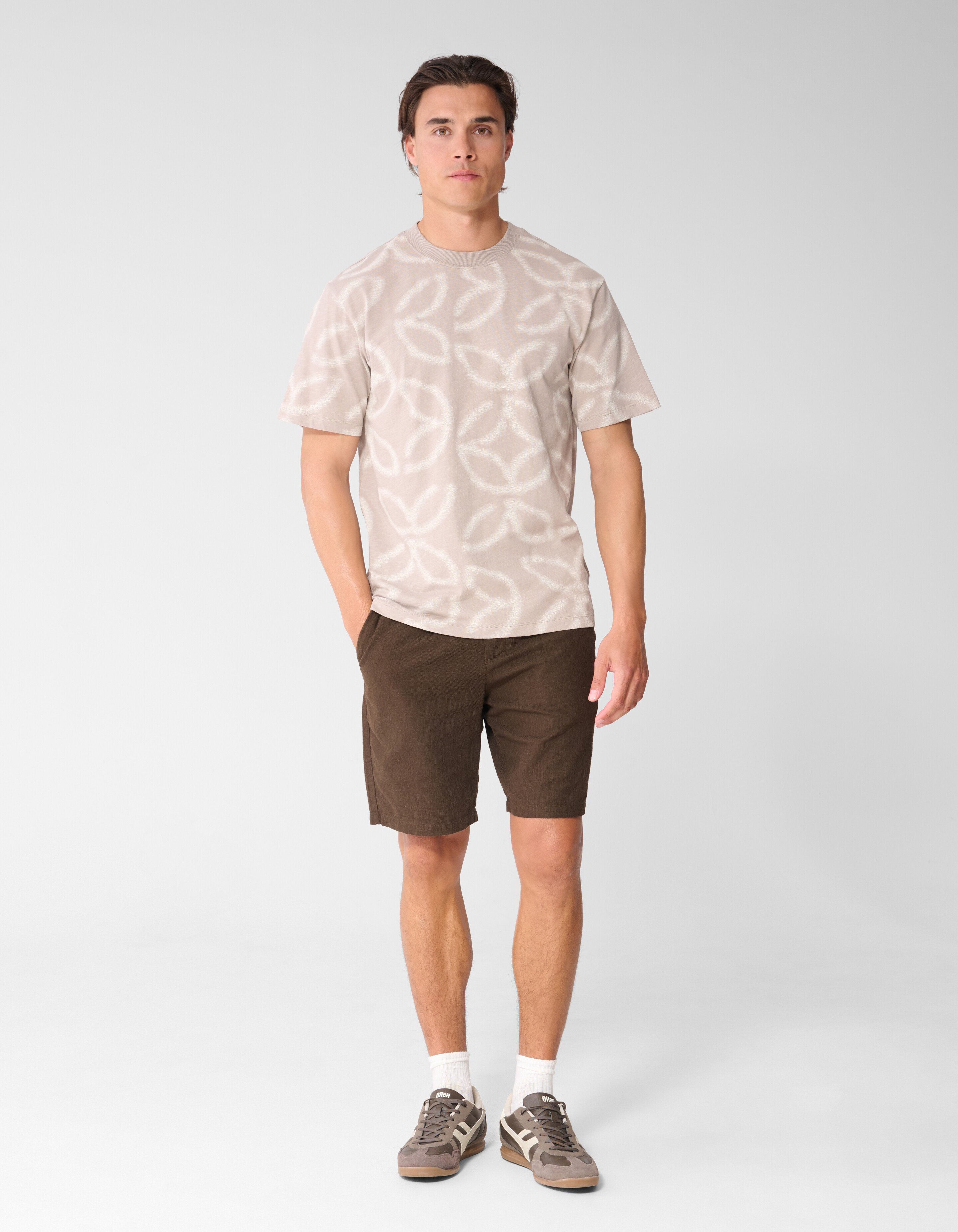All Over Logo T-shirt Lichtbruin SHOEBY MEN
