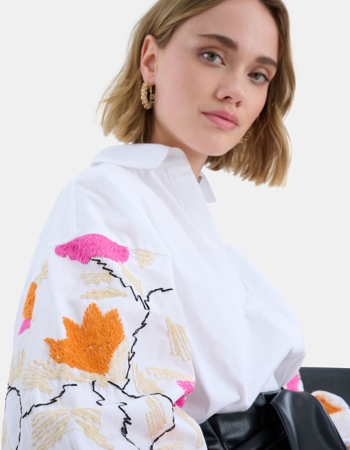 Embro Sleeve Blouse EKSEPT
