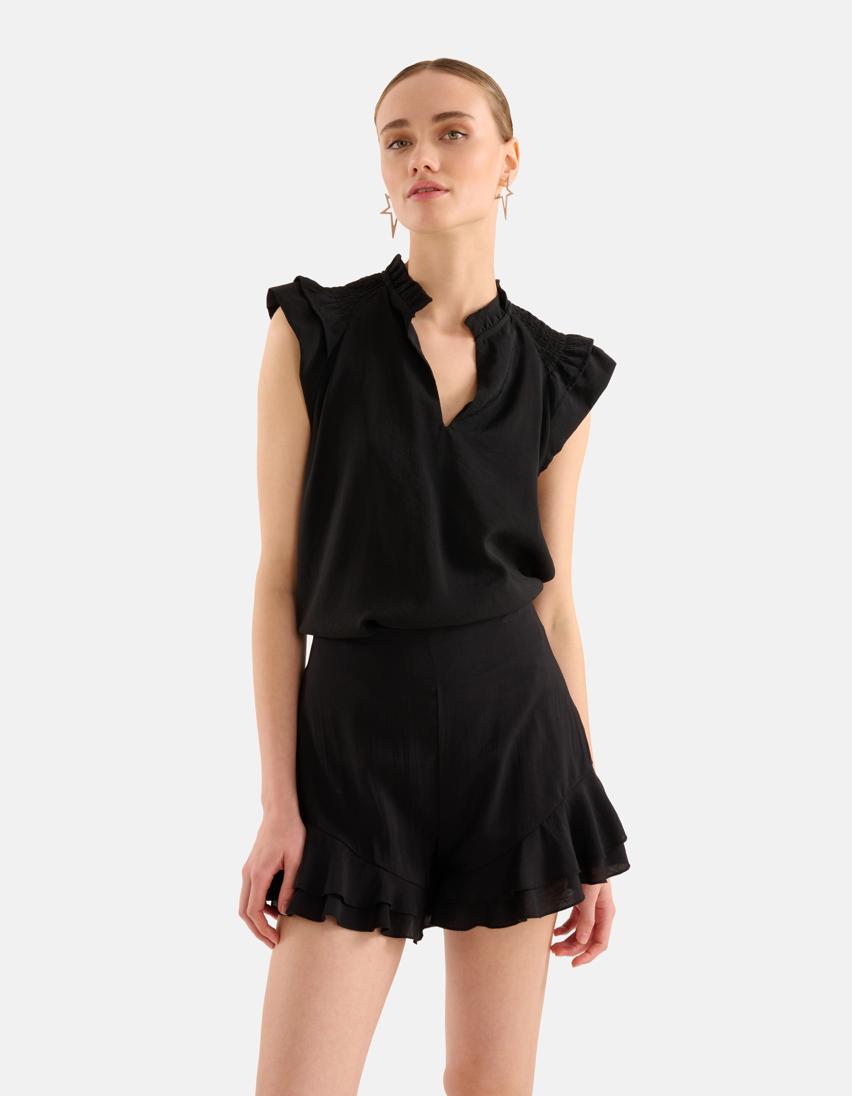 Ruffle Short Zwart SHOEBY WOMEN