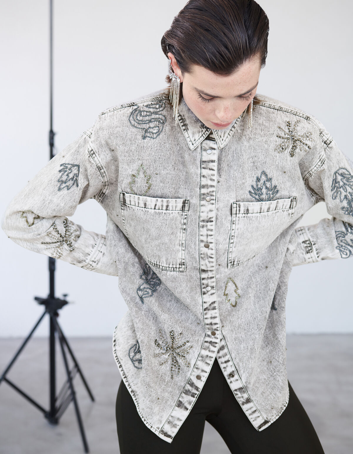 Embellished Denim Blouse Grijs SHOEBY WOMEN