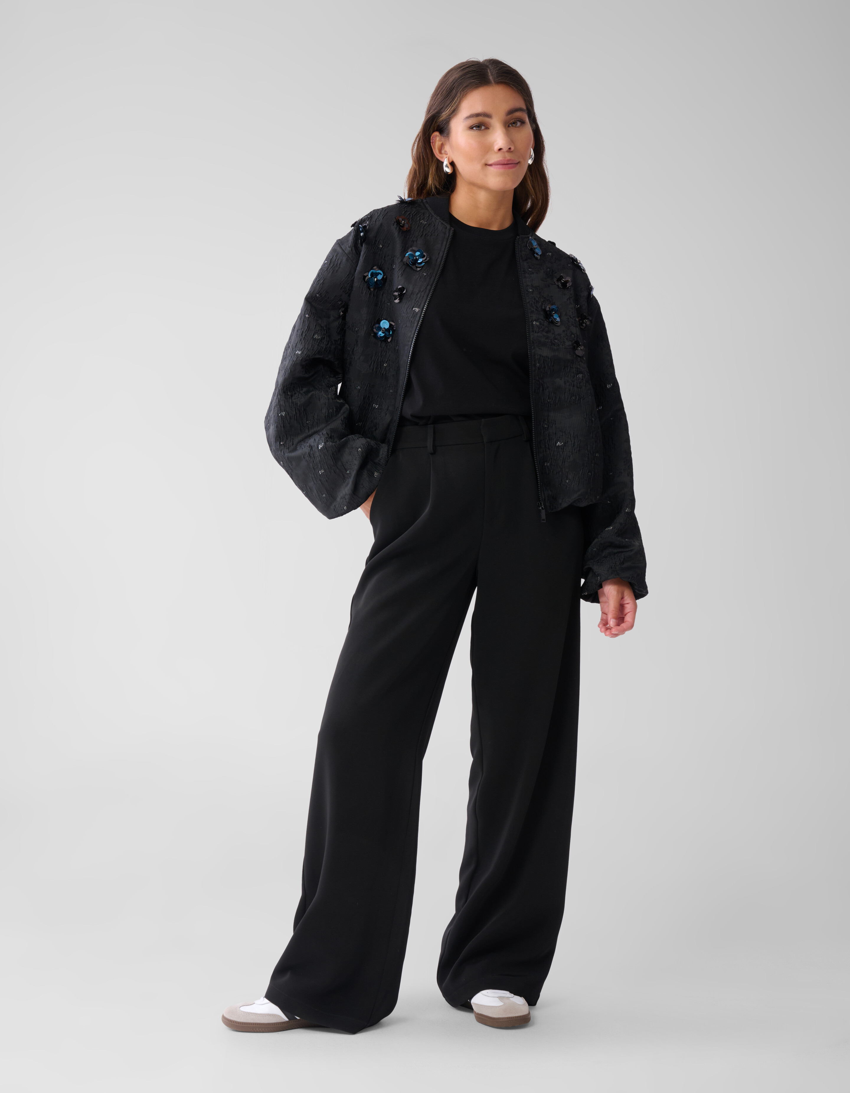 Flower Embellished Bomber Zwart SHOEBY WOMEN