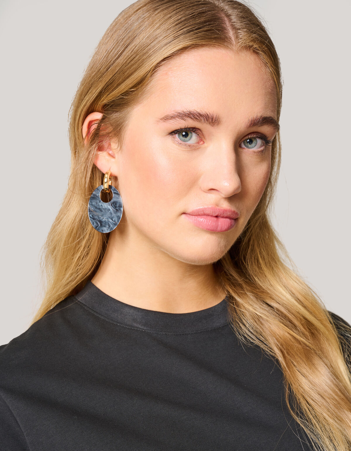 Oval Oorbellen Donkerblauw SHOEBY ACCESSOIRES