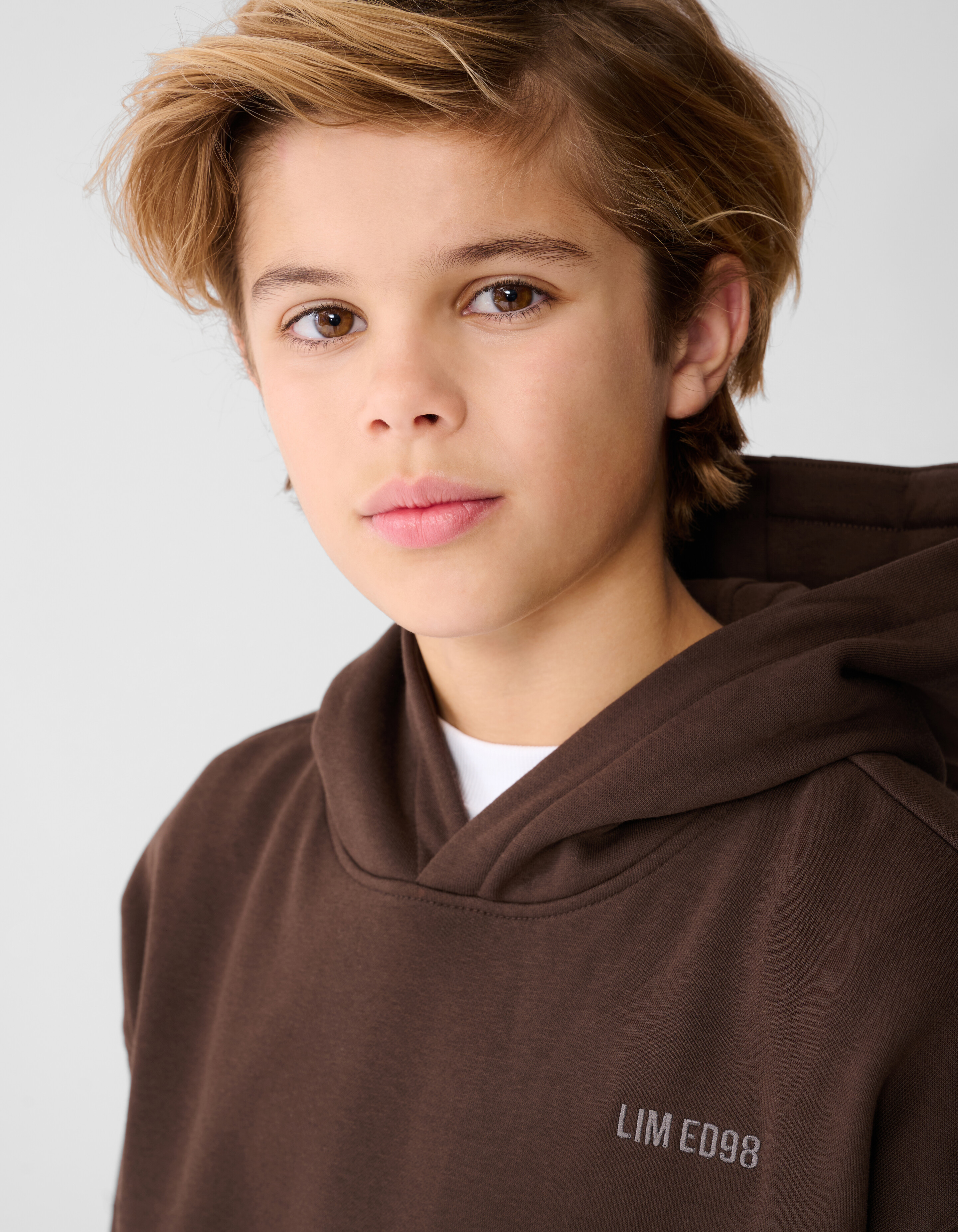 Chill Artwork Hoodie Donkerbruin SHOEBY BOYS