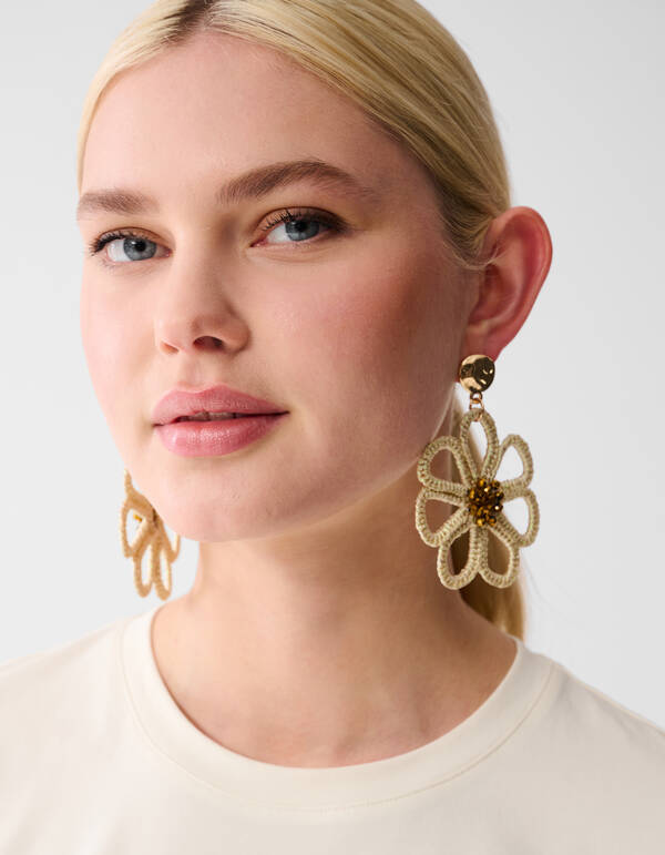 Beaded Bloem Oorbellen Gebroken Wit SHOEBY ACCESSOIRES