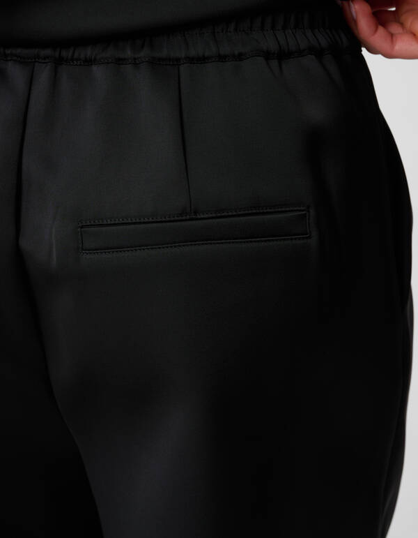 Satijnen Short Zwart By Monica SHOEBY WOMEN