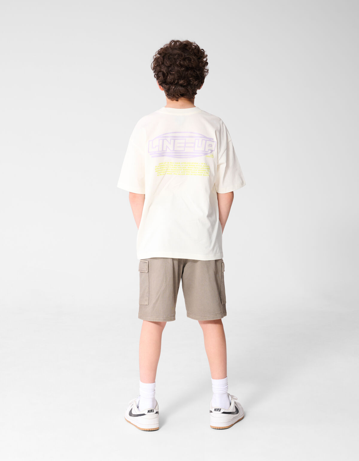 Line Up Artwork T-shirt Gebroken Wit SHOEBY BOYS