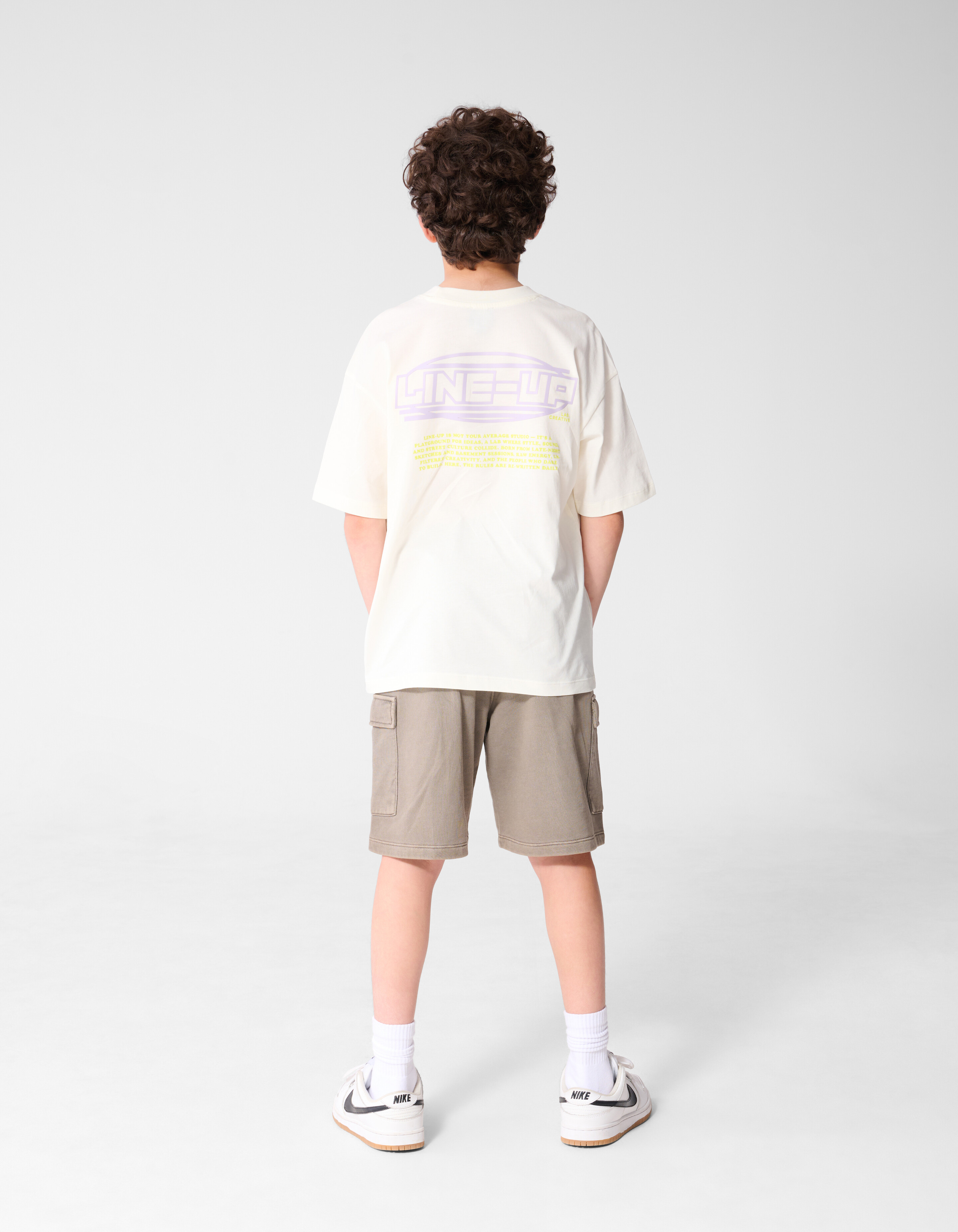 Line Up Artwork T-shirt Gebroken Wit SHOEBY BOYS