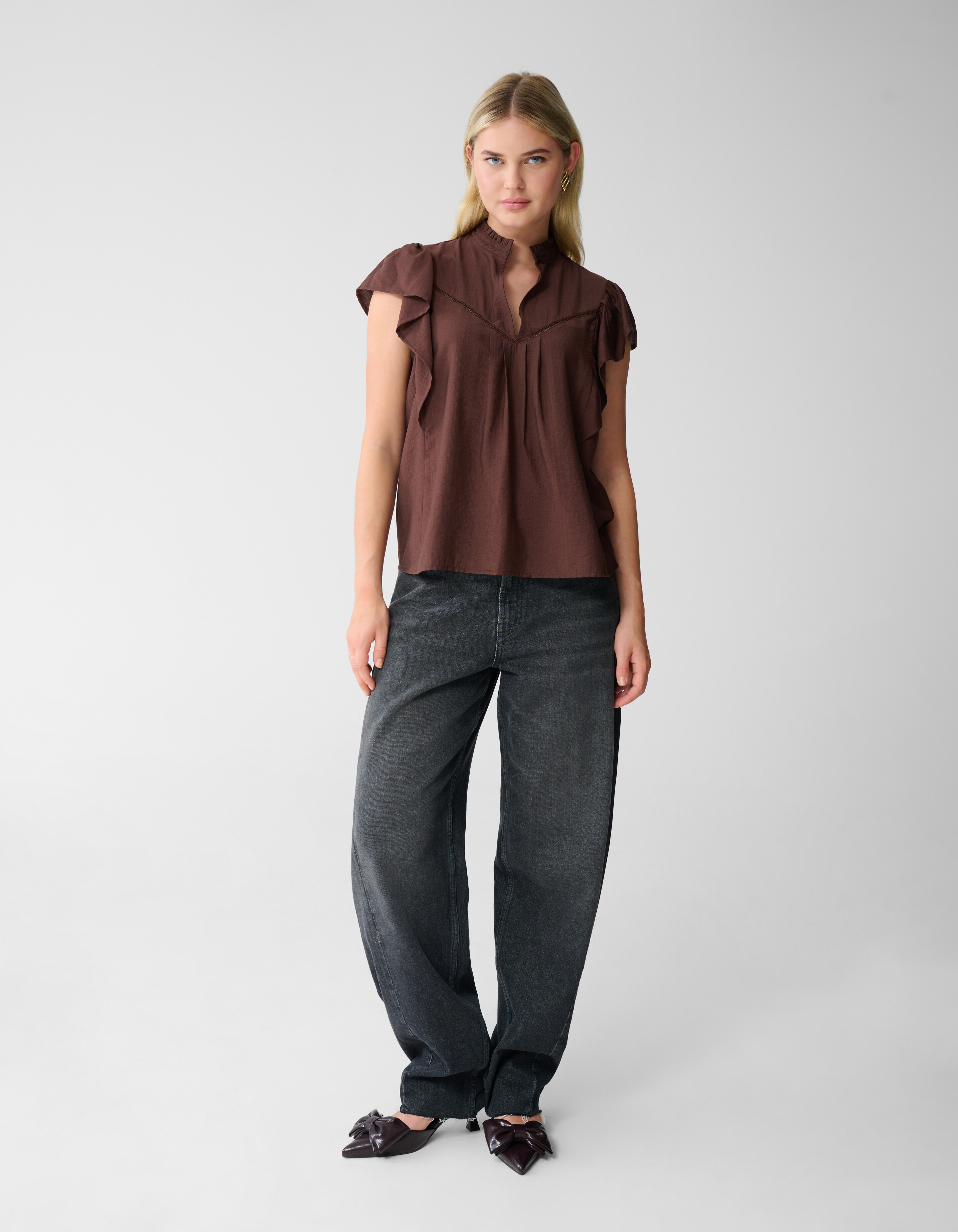 Ruffle Top Bruin SHOEBY WOMEN