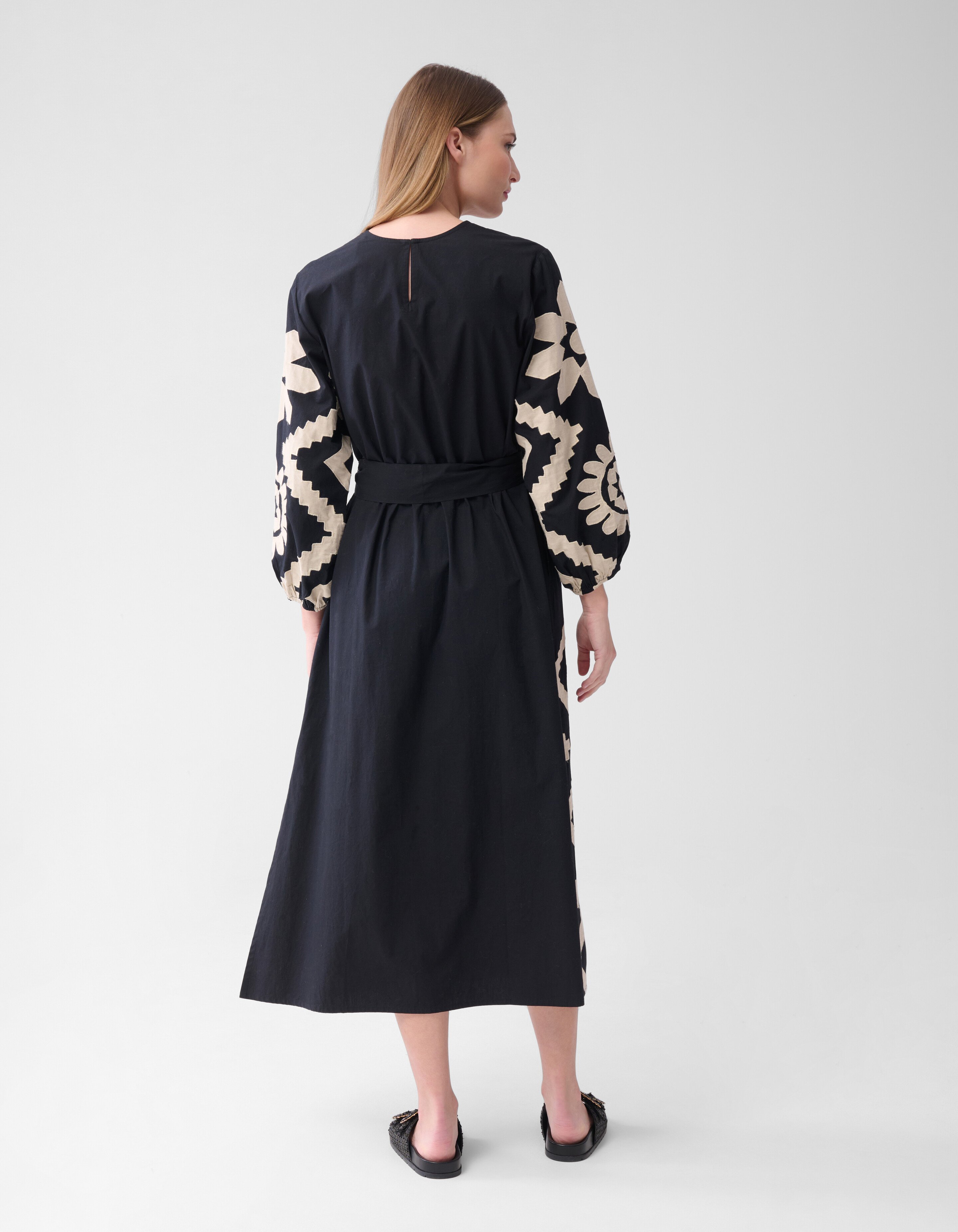Patch Embroidery Jurk Zwart By Lonneke SHOEBY WOMEN