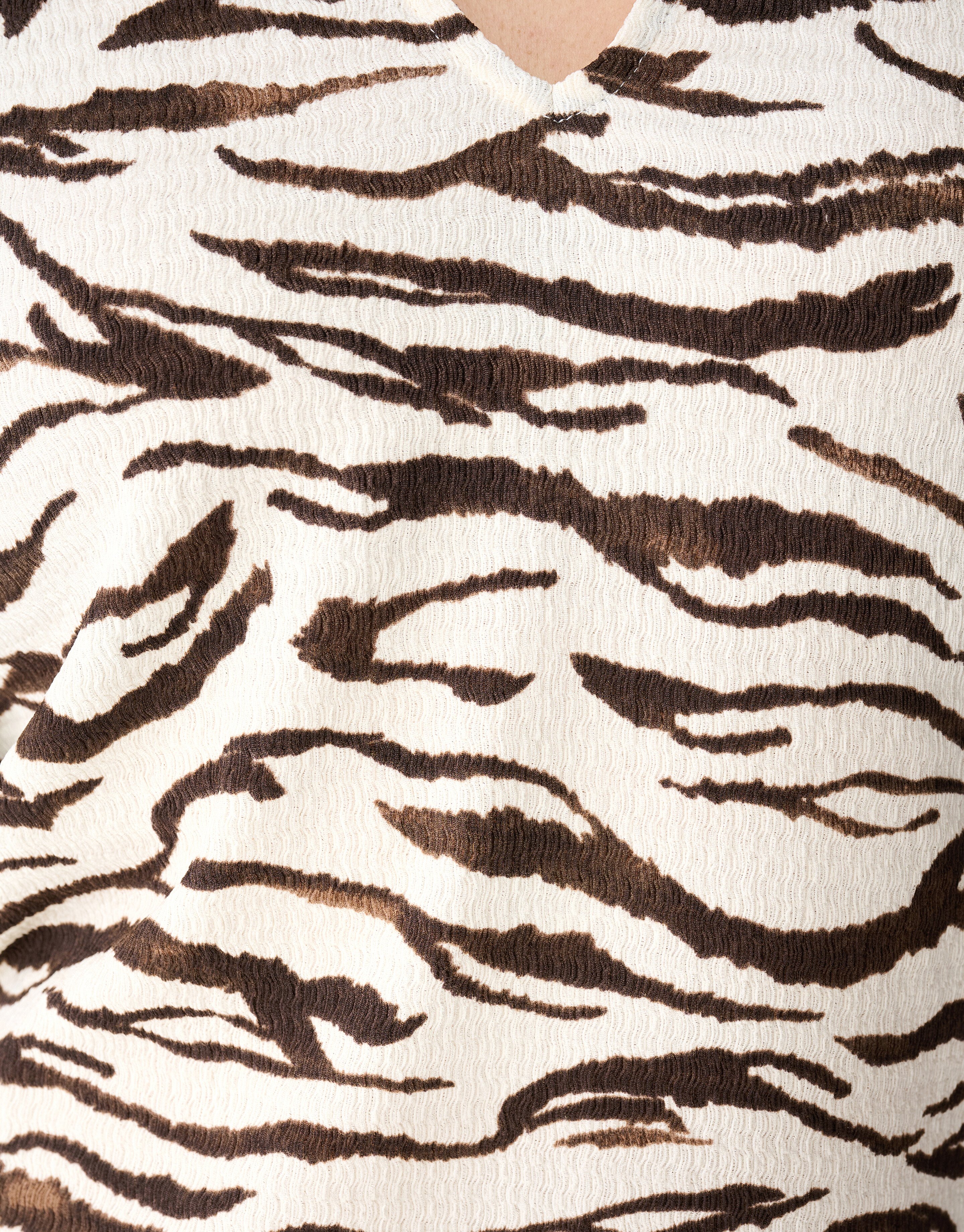 Zebra Crinkle V-Hals Top Gebroken Wit SHOEBY WOMEN