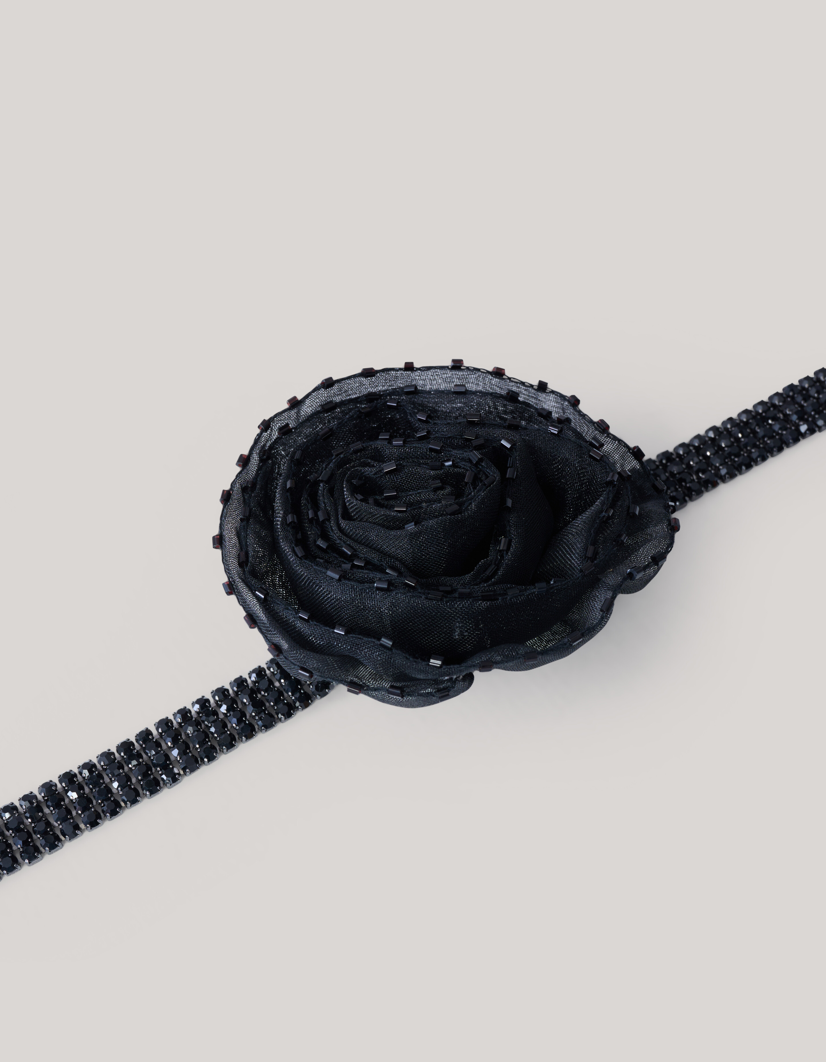 Strass Bloem Choker Zwart ACCESSOIRES SHOEBY