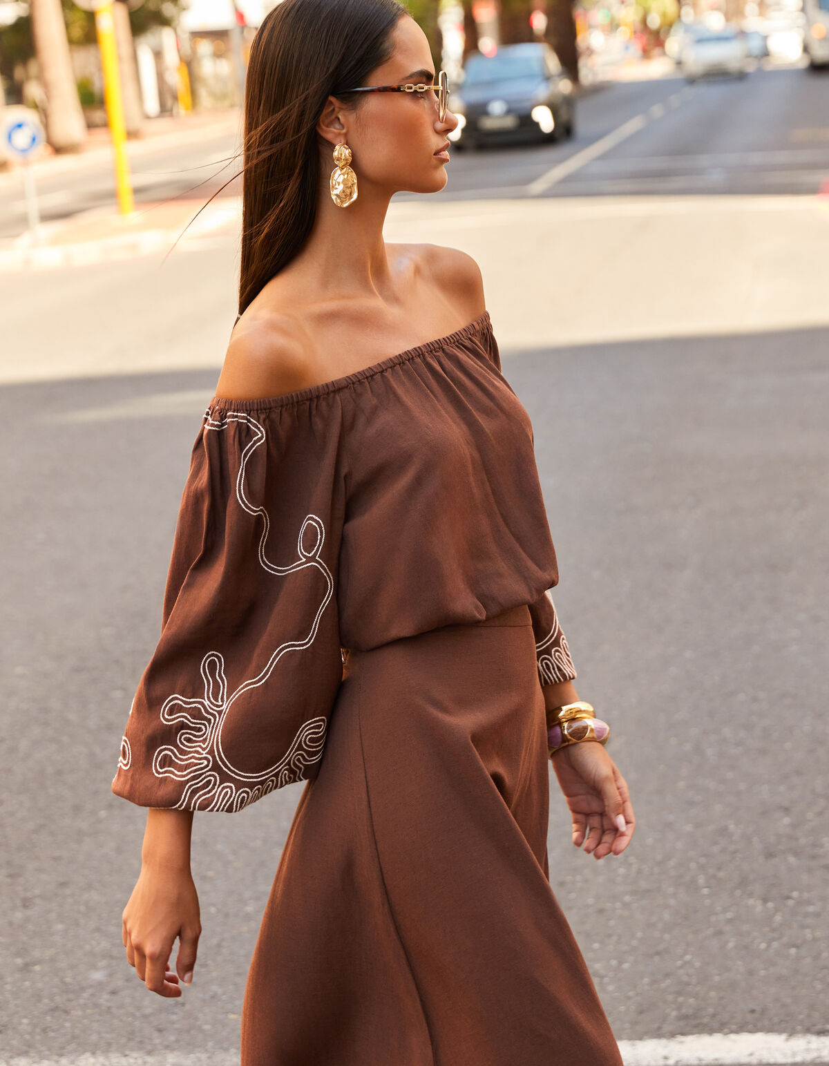 Embroidery Off Shoulder Top Bruin SHOEBY WOMEN