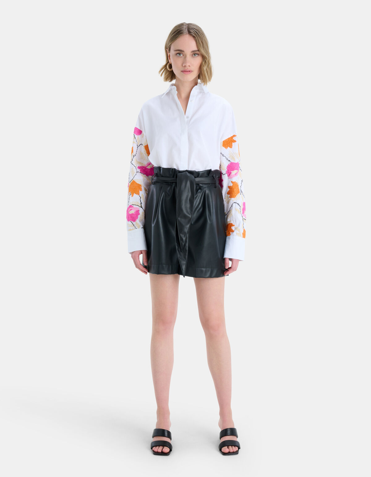 Embro Sleeve Blouse EKSEPT