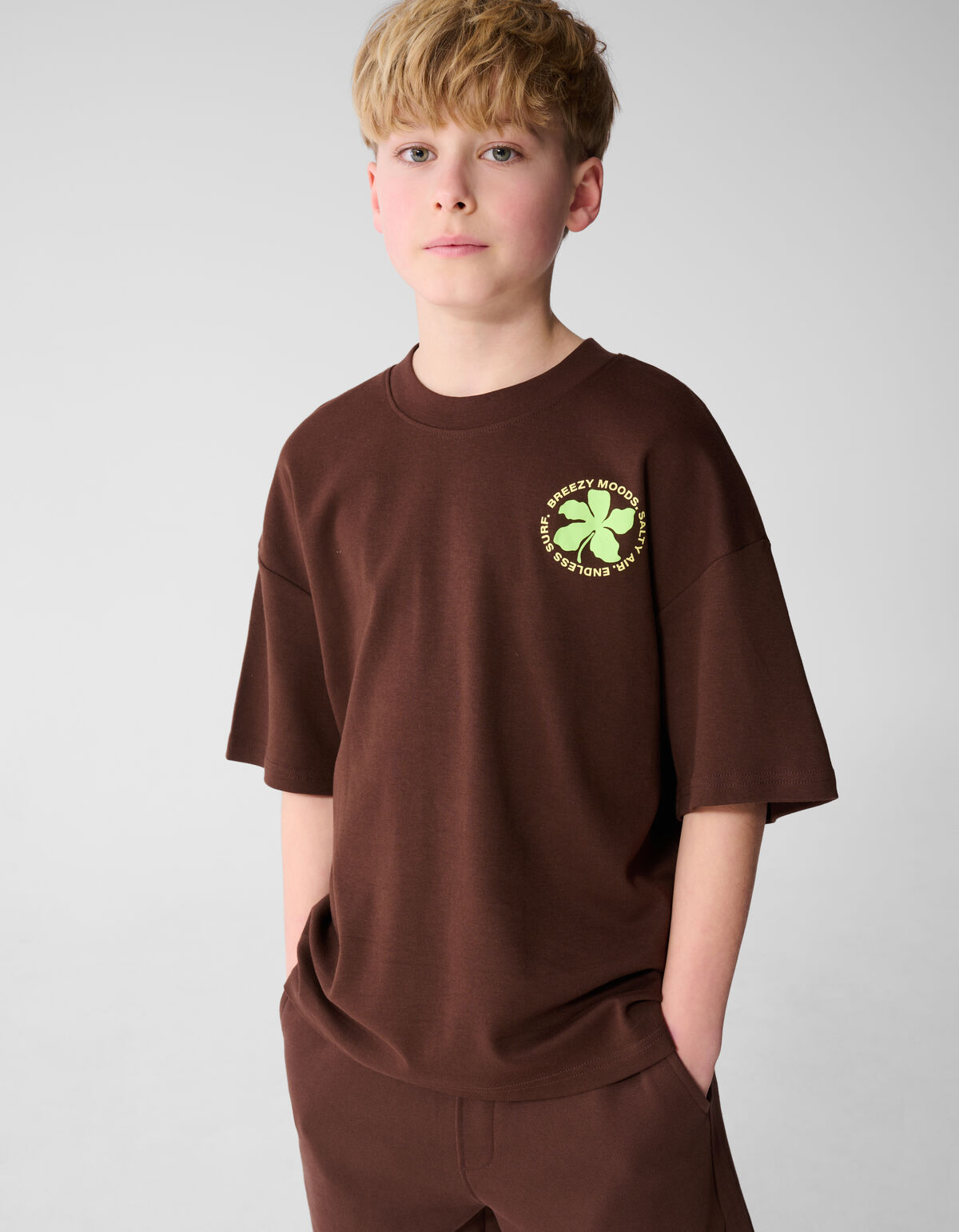 Cool Artwork T-shirt Donkerbruin SHOEBY BOYS