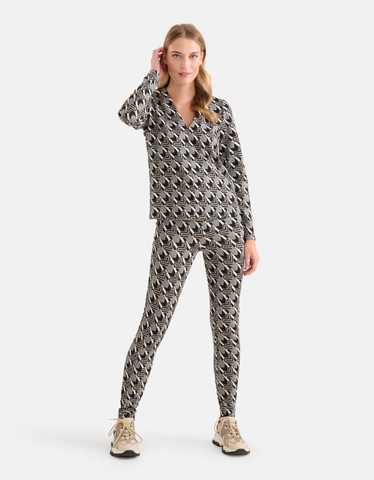 Monogram Top Zwart/Wit SHOEBY WOMEN